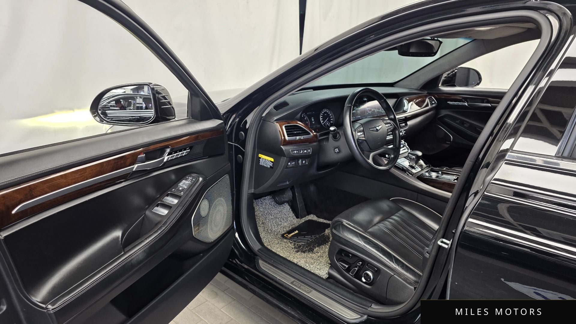 Genesis EQ900 2016 — миниатюра 10
