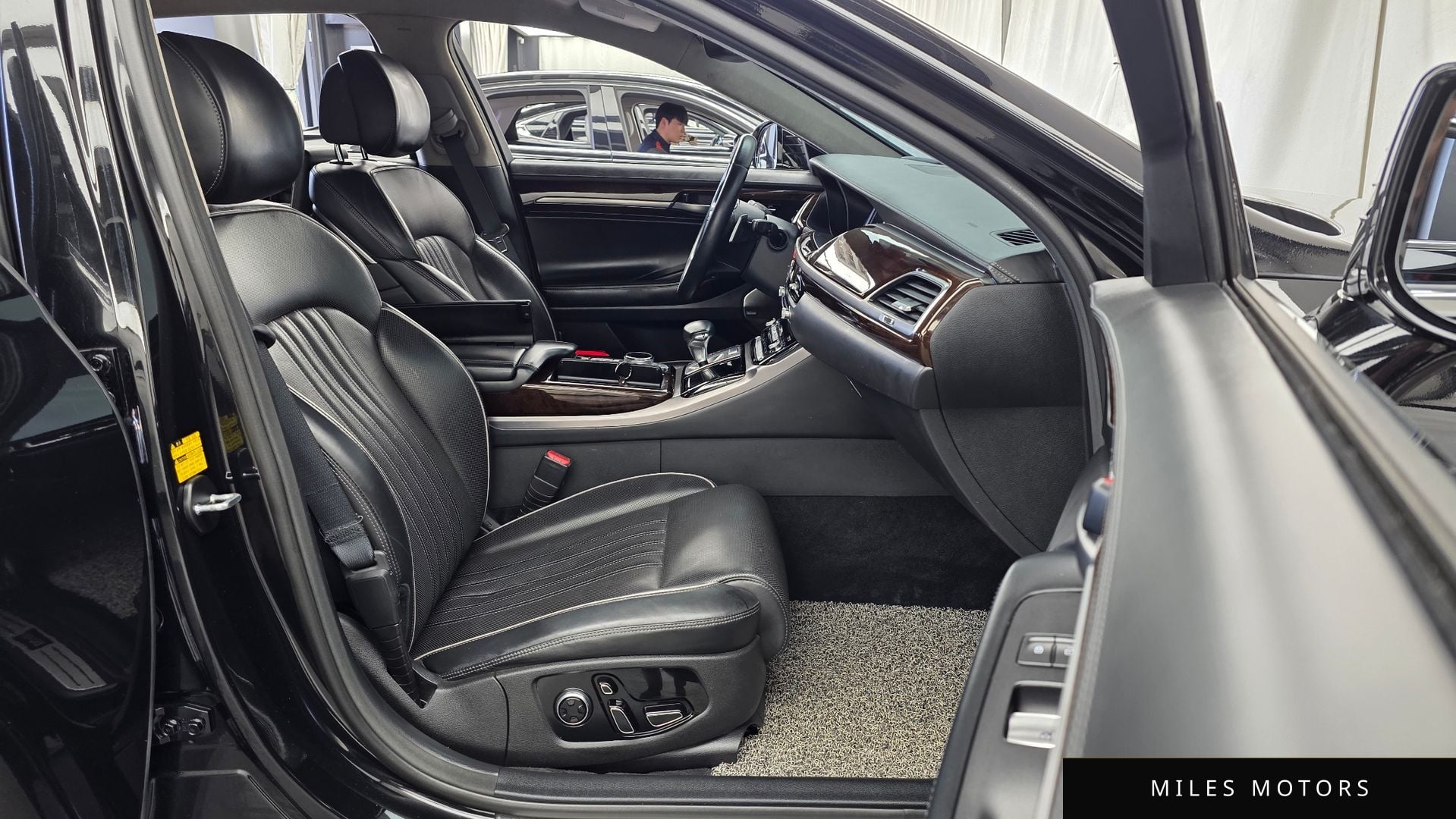 Genesis EQ900 2016 — миниатюра 11