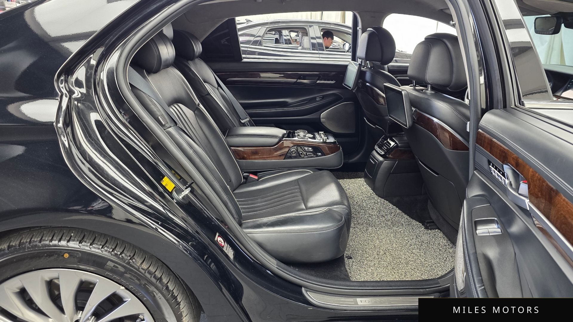 Genesis EQ900 2016 — миниатюра 12