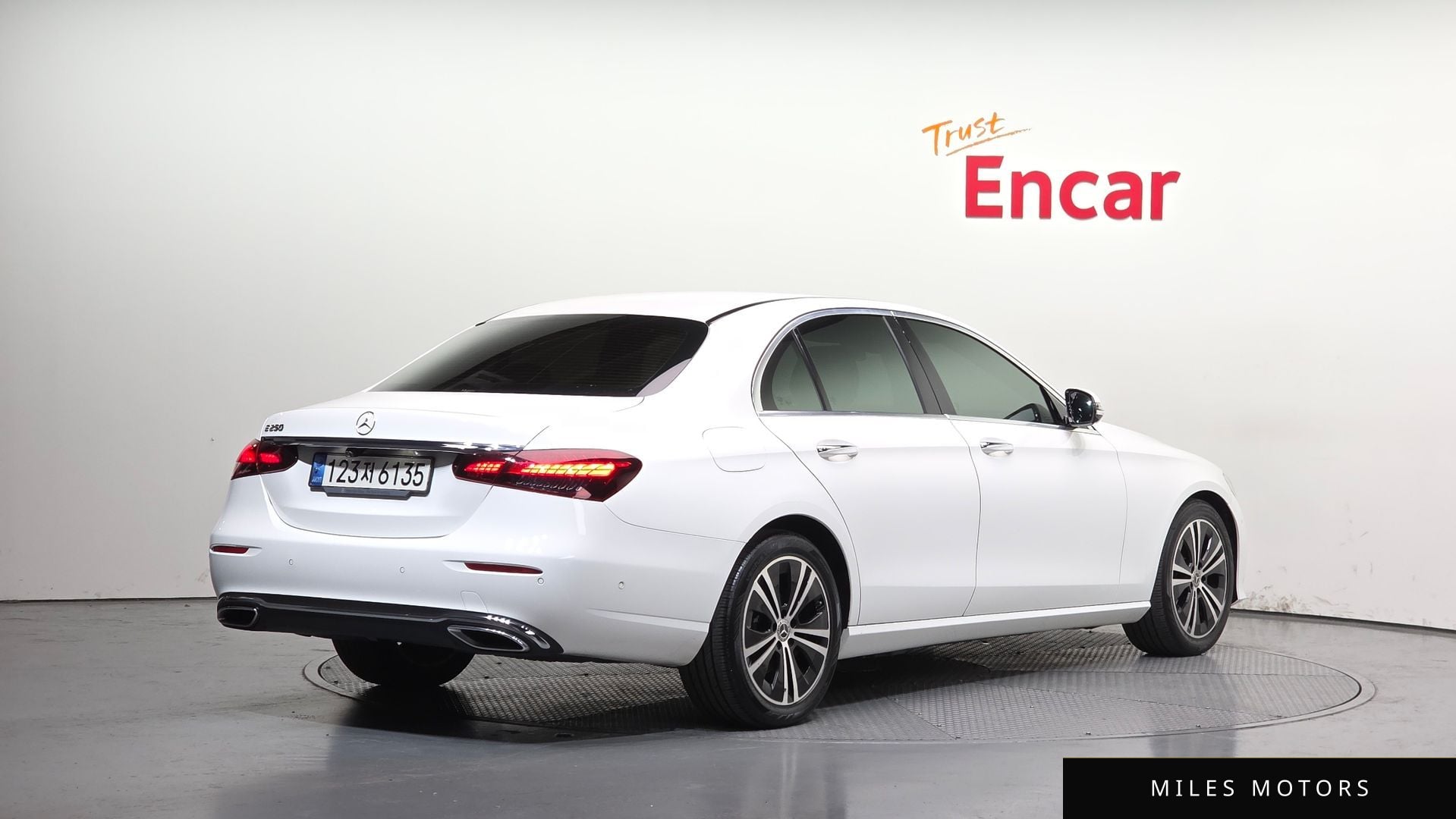 Mercedes-Benz E-Class W213 2021 — миниатюра 2