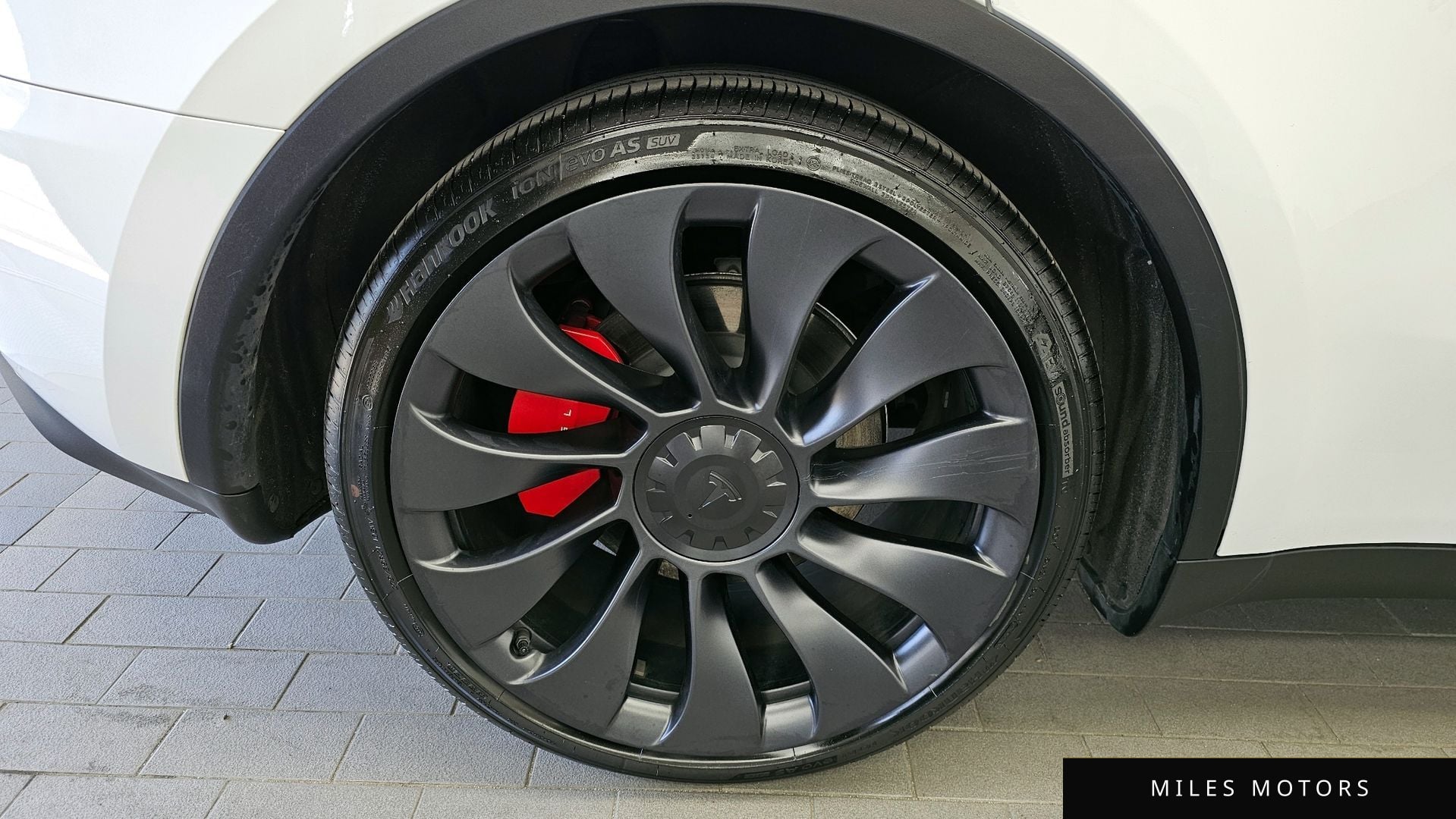 Tesla 모델 Y 2024 — миниатюра 5