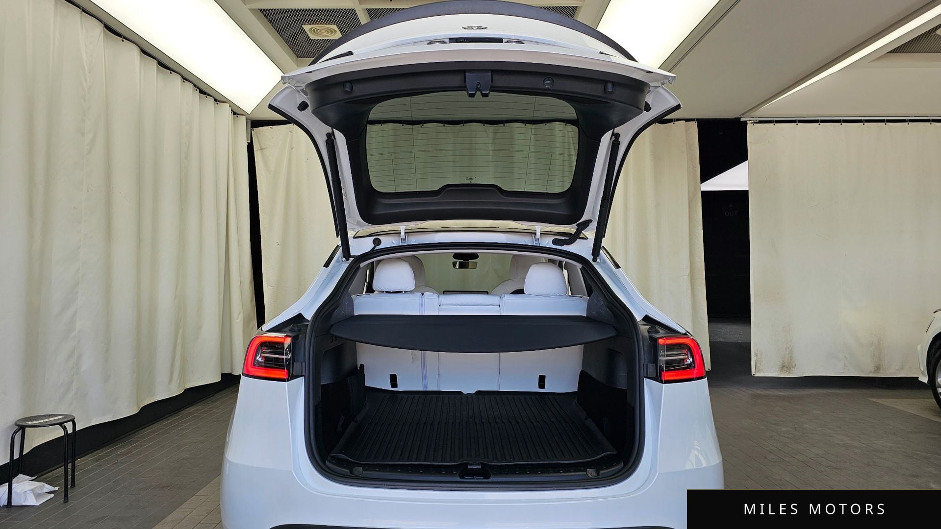 Tesla 모델 Y 2024 — миниатюра 26