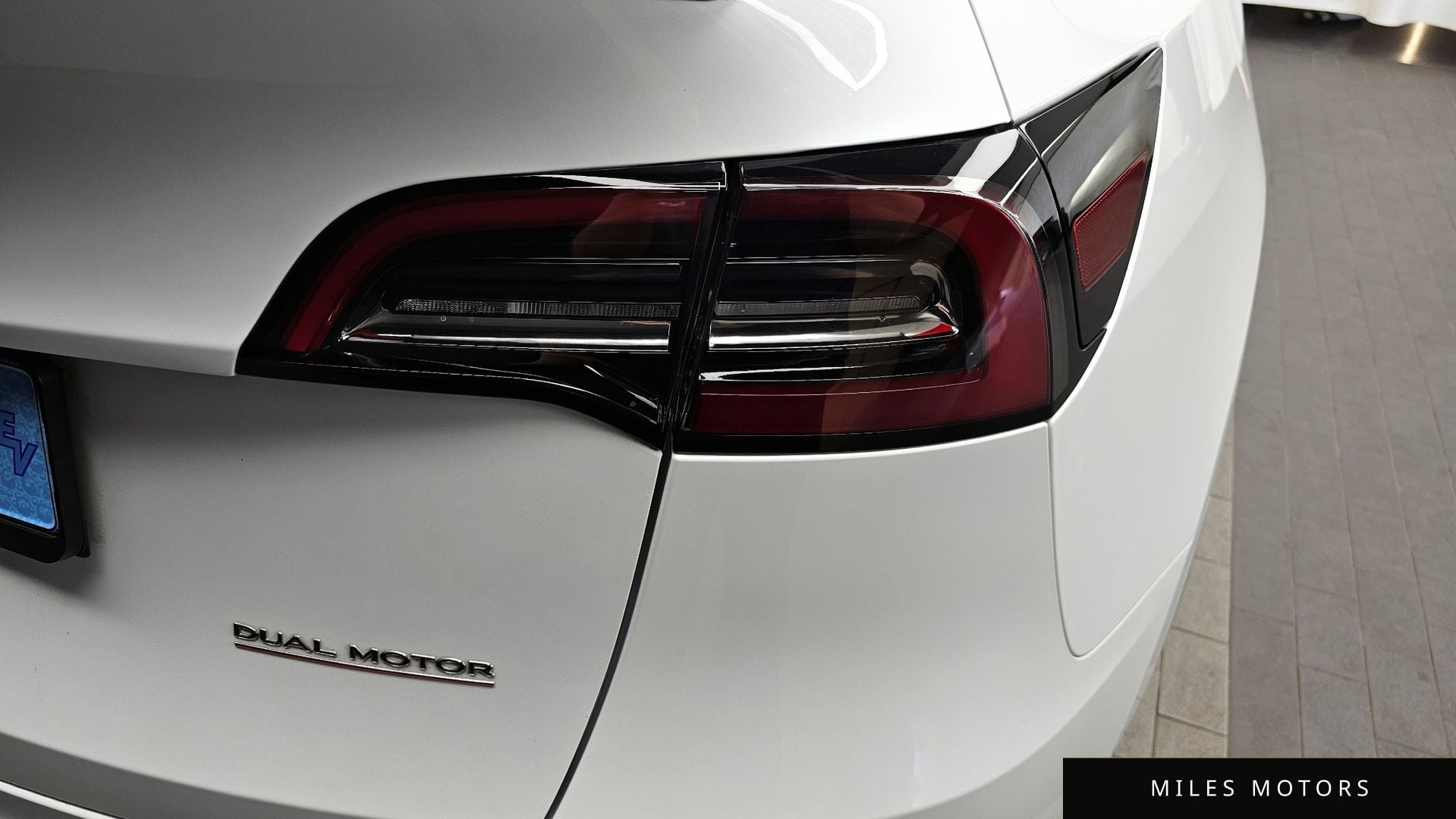 Tesla 모델 Y 2024 — миниатюра 9