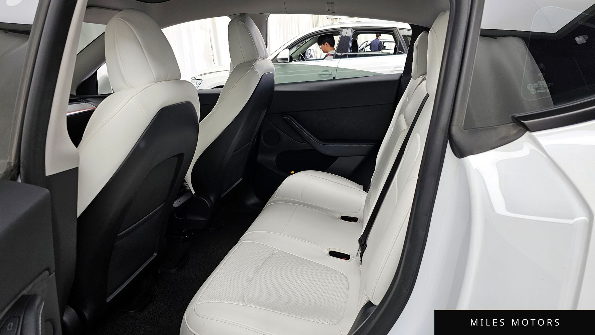 Tesla 모델 Y 2024 — миниатюра 16