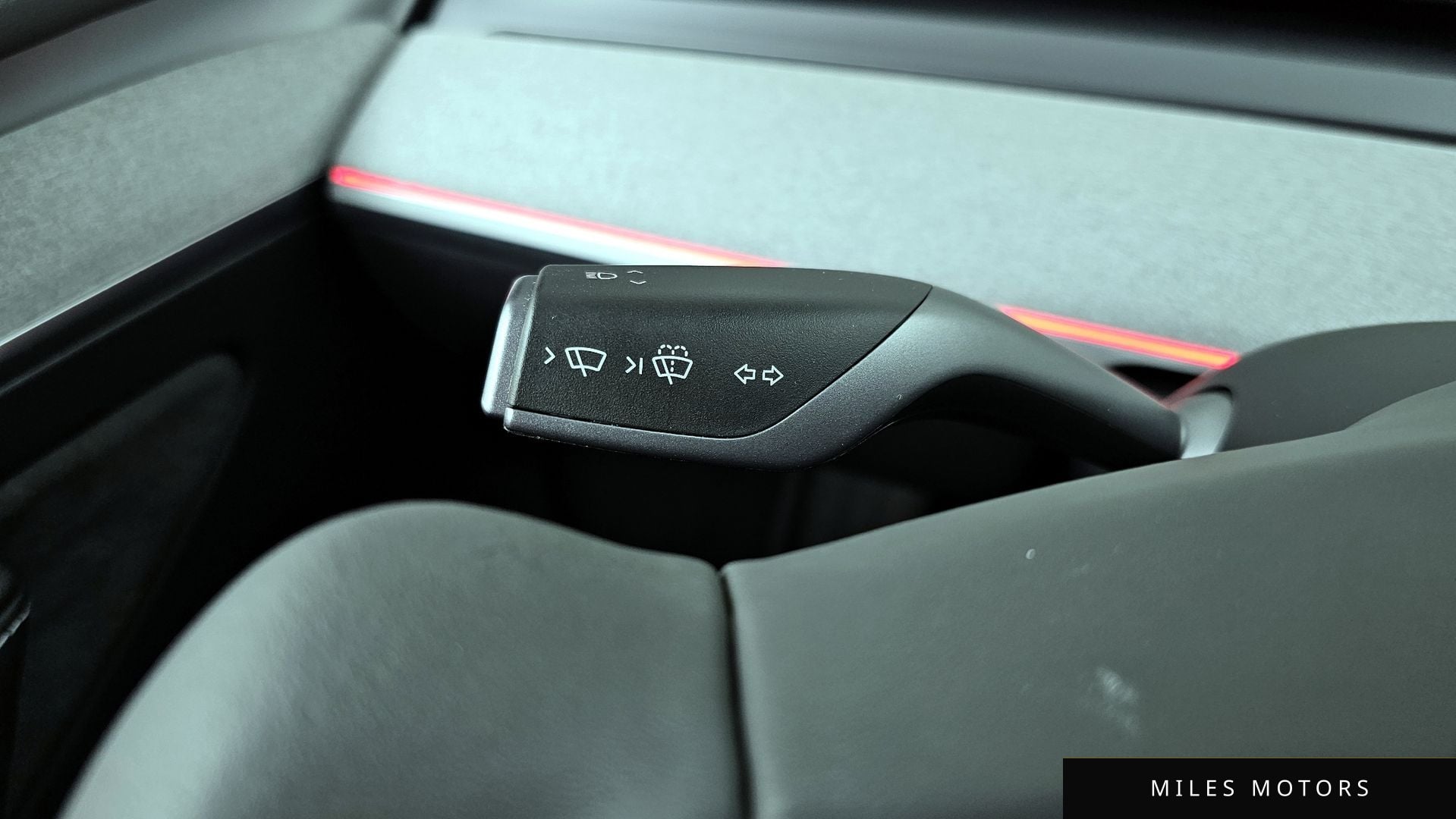 Tesla 모델 Y 2024 — миниатюра 29