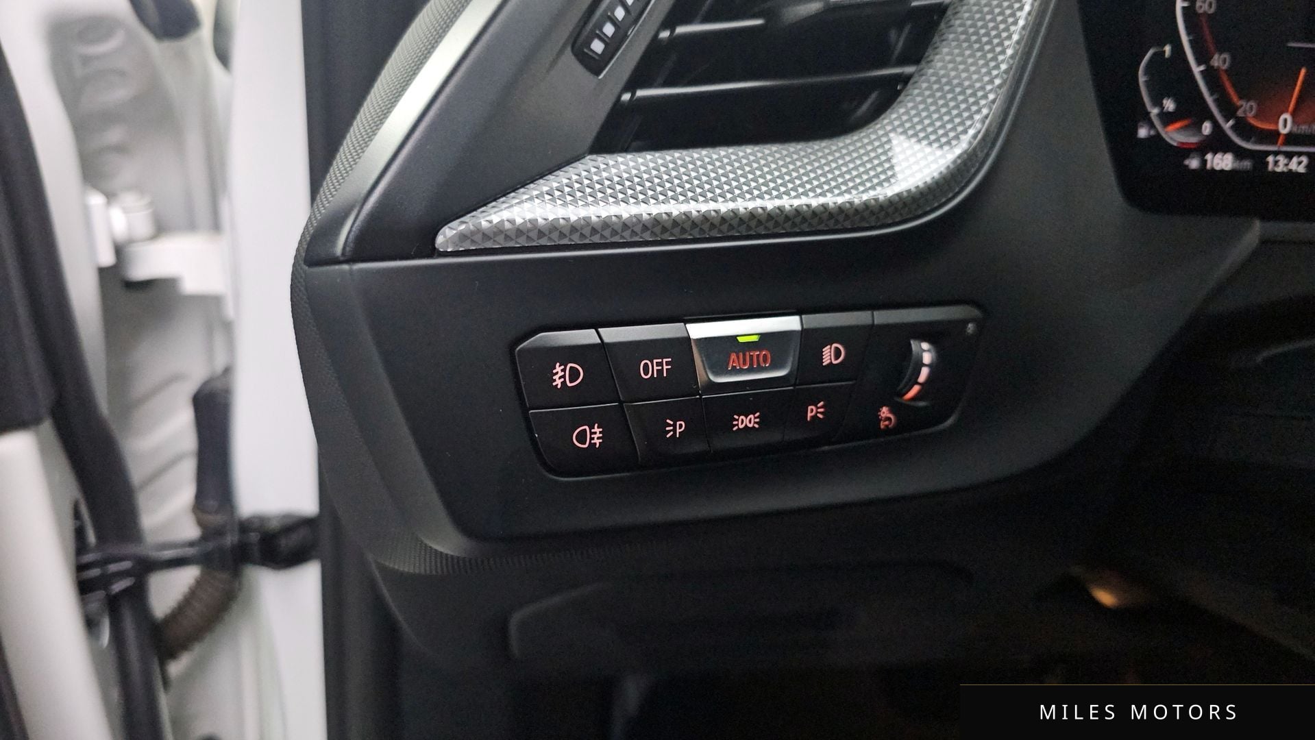 BMW 1시리즈 (F40) 2021 — миниатюра 13