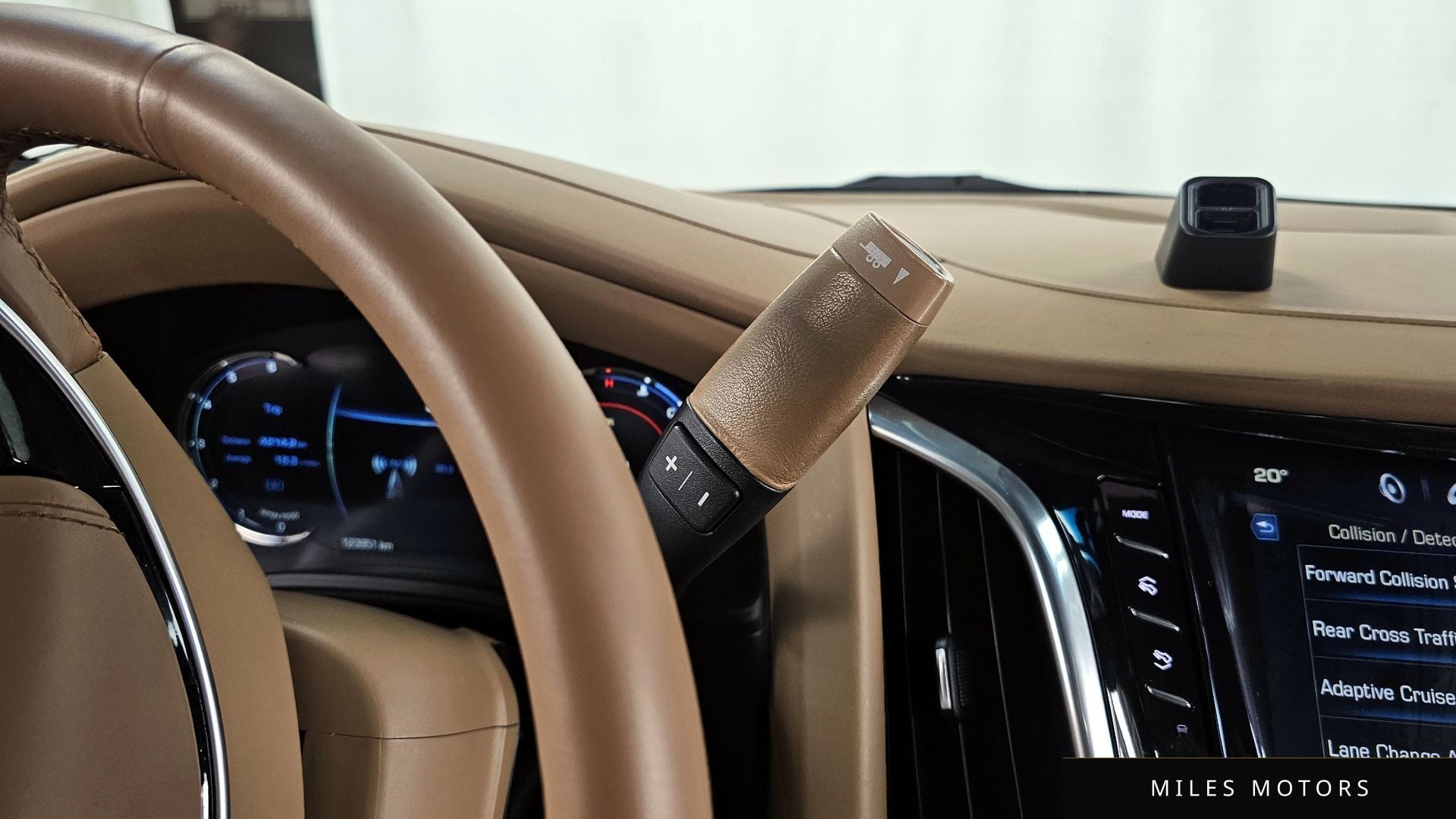 Cadillac Escalade 2019 — миниатюра 12