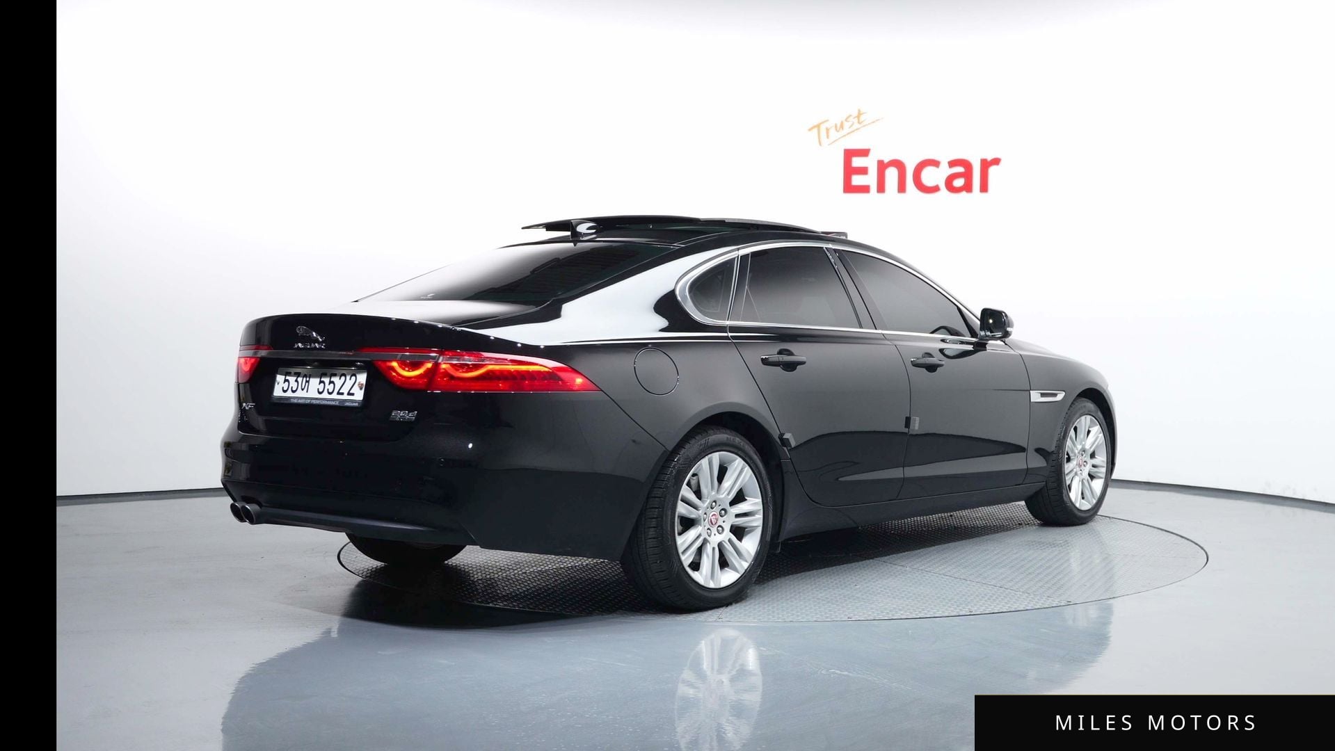 Jaguar XF (X260) 2017 — миниатюра 2
