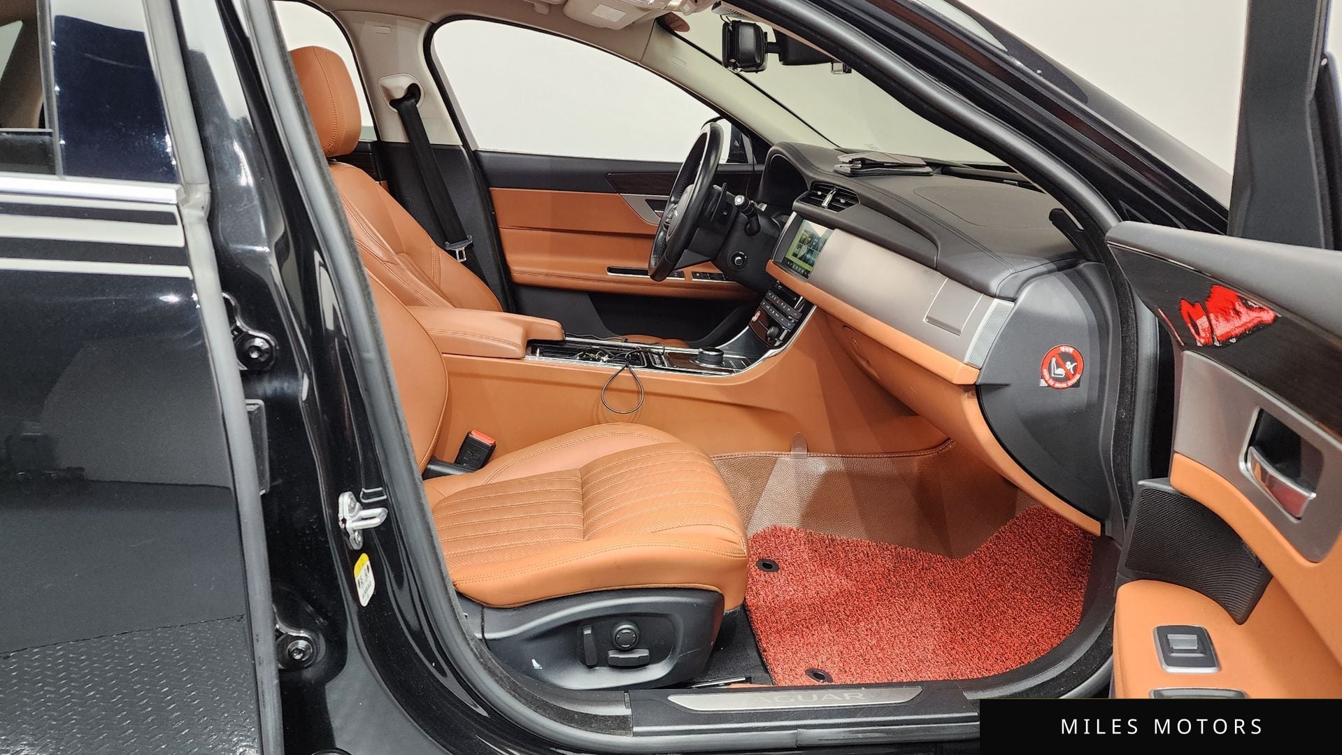 Jaguar XF (X260) 2017 — миниатюра 11