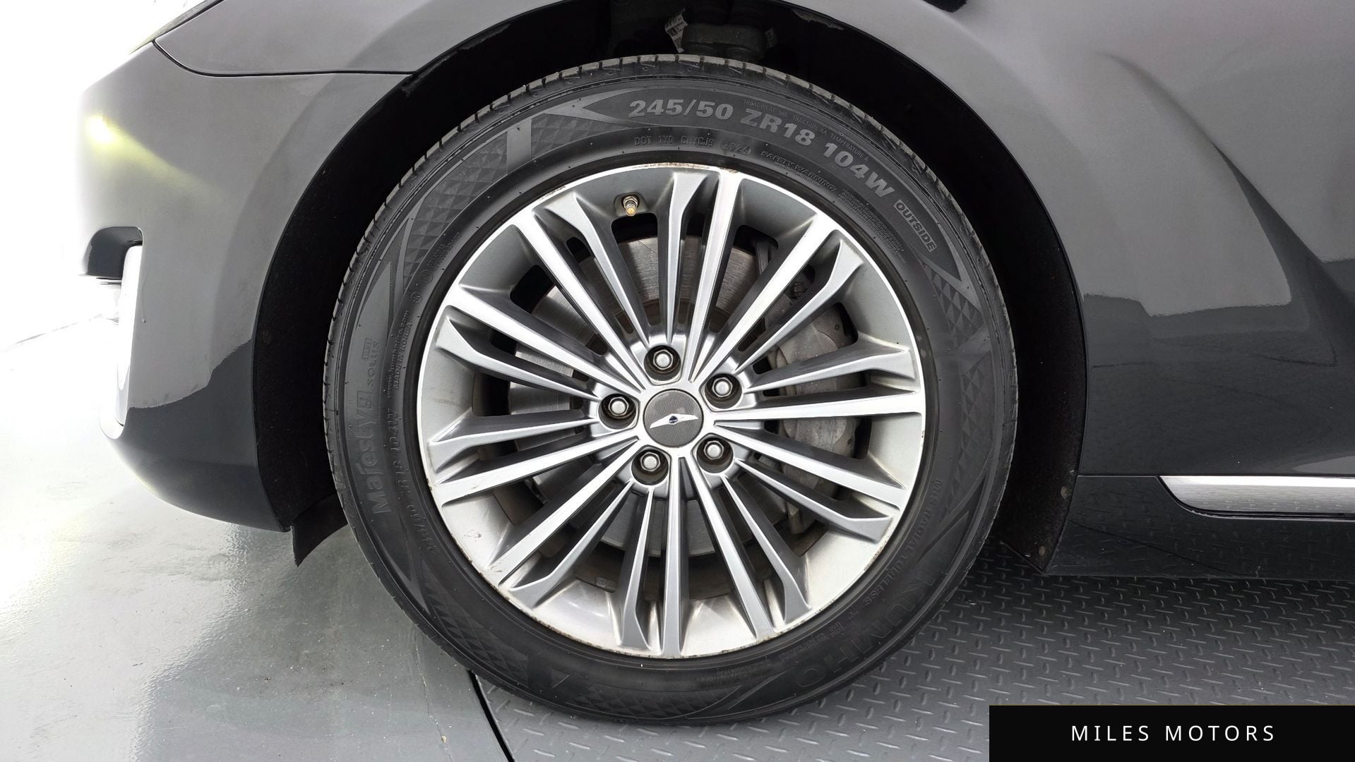 Genesis EQ900 2016 — миниатюра 5