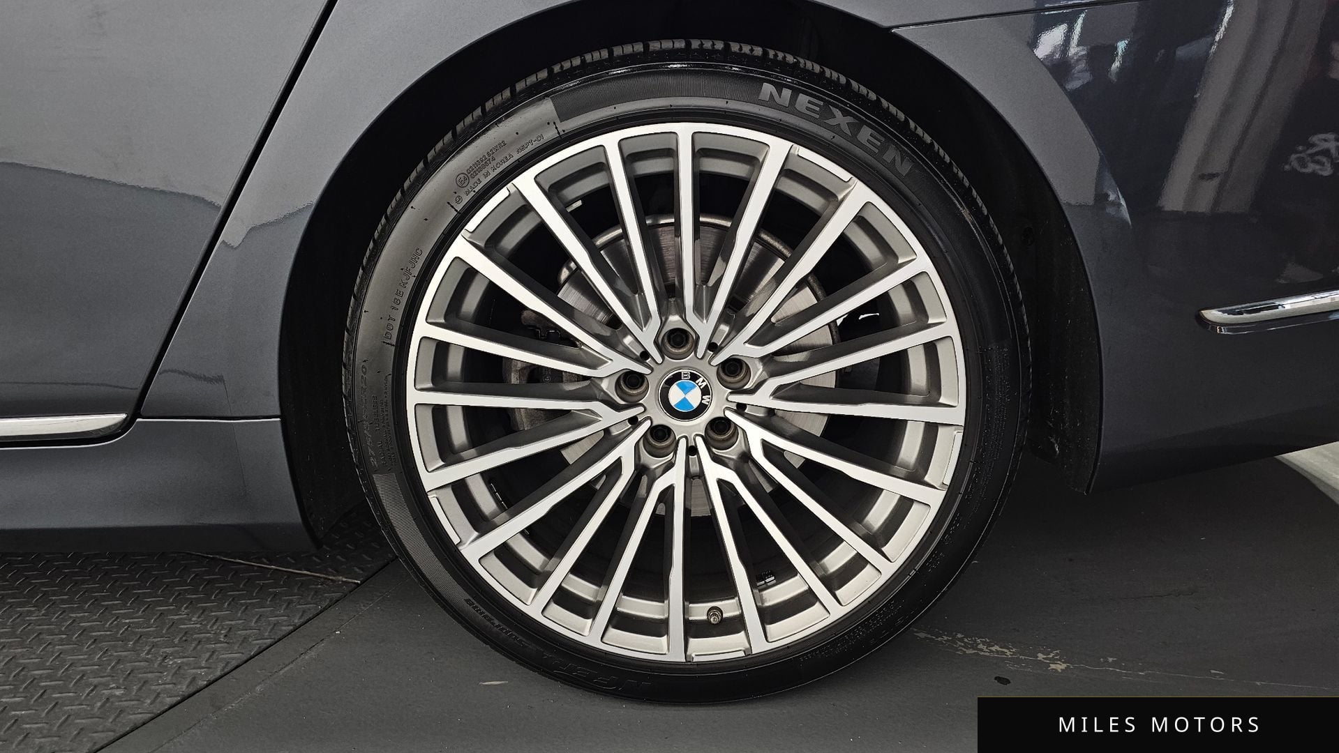 BMW 7 Series (G11) 2020 — миниатюра 7