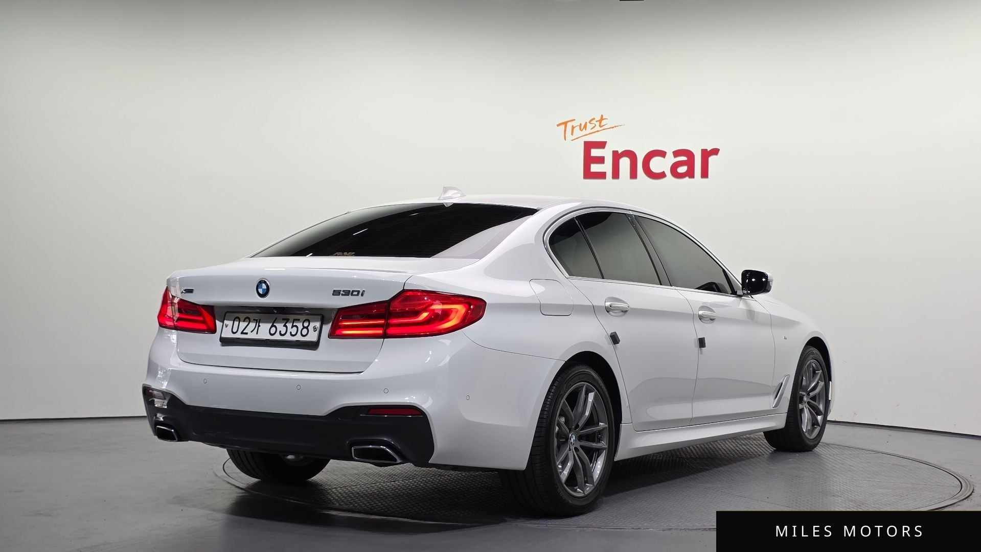 BMW 5시리즈 (G30) 2018 — миниатюра 2