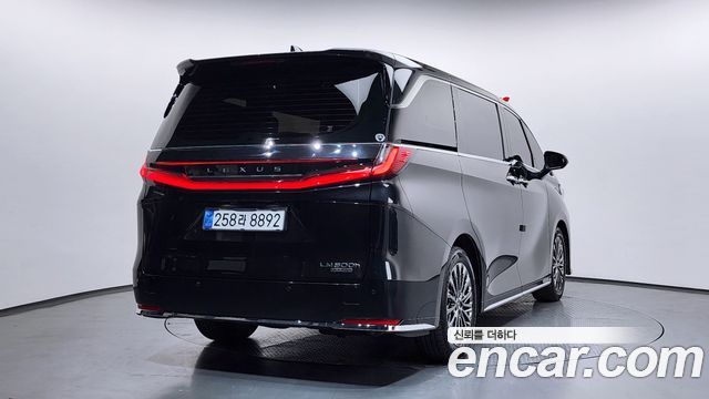 Лексус LM 2025 — миниатюра 2