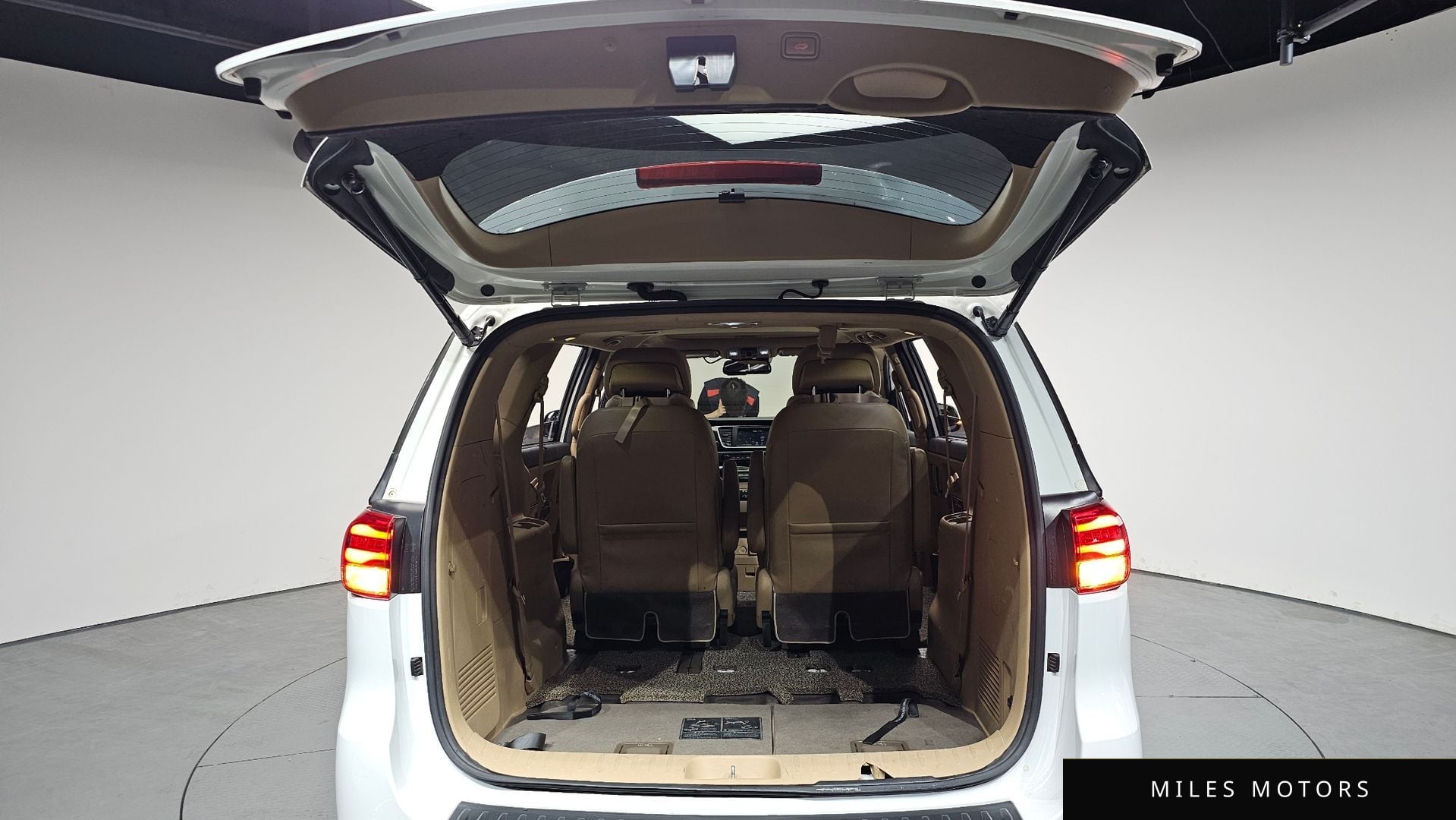 Kia Canival 2019 — миниатюра 26