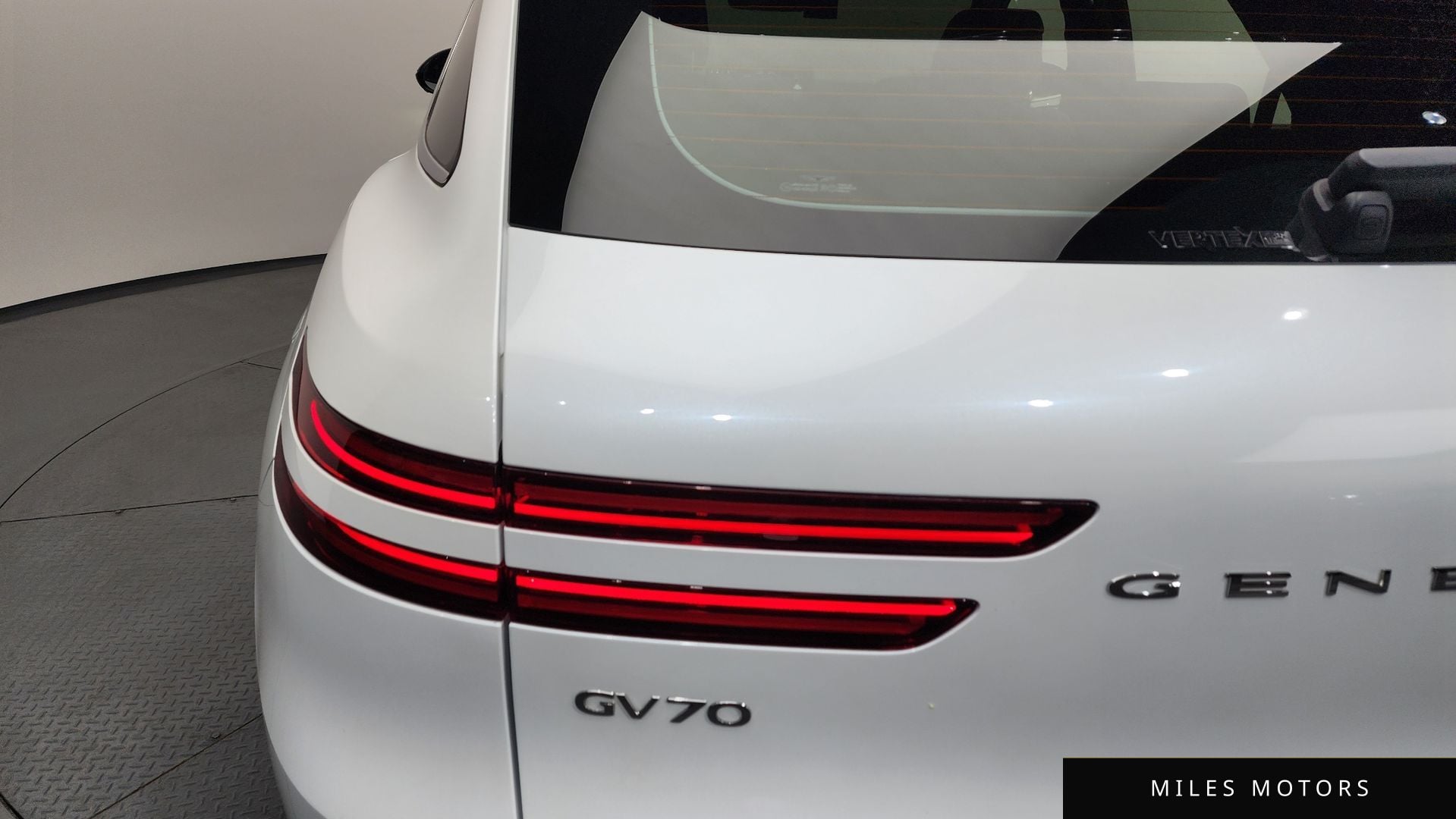 Genesis GV70 2023 — миниатюра 9
