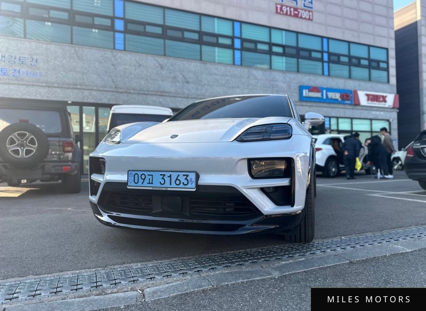 Porsche Macan 2025 — миниатюра 3