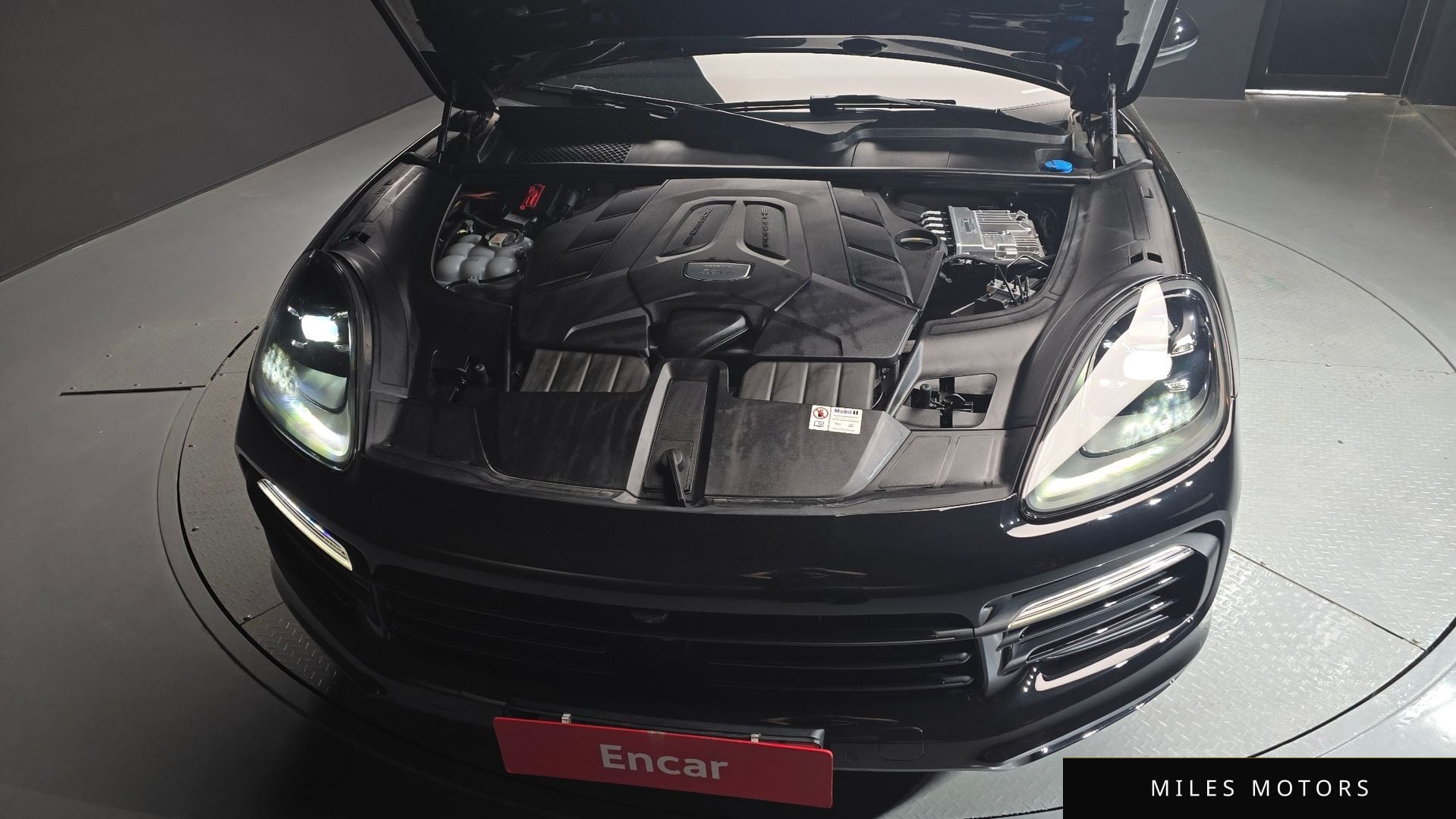 Porsche Cayenne 2023 — миниатюра 6