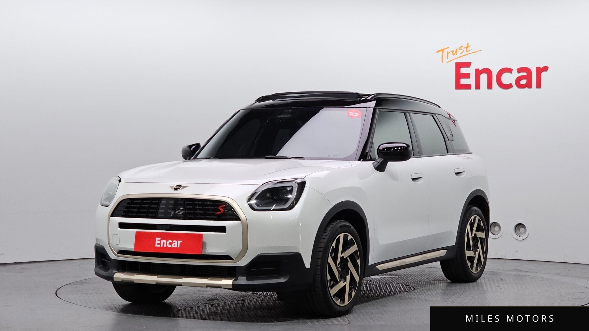 MINI Countryman 2024 — фото 1 из 12