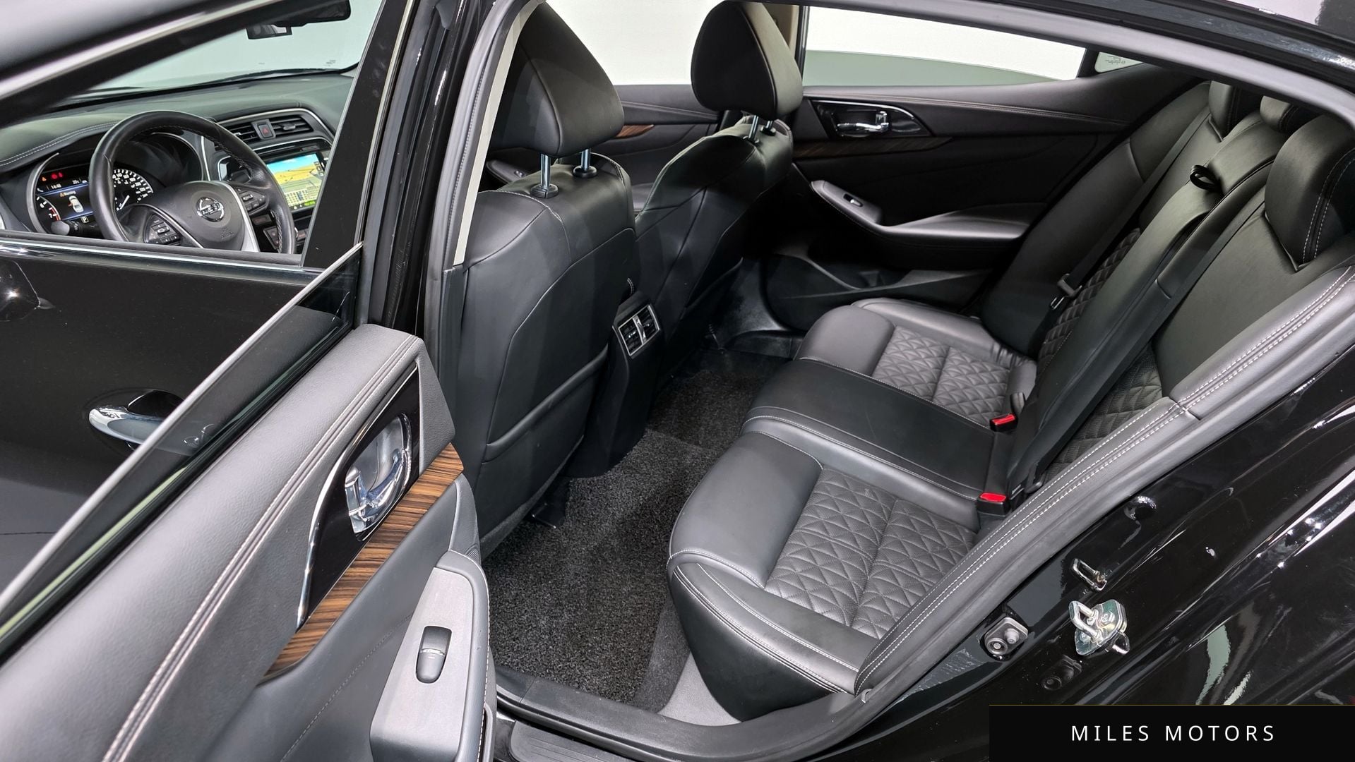 Nissan Maxima 2017 — миниатюра 12