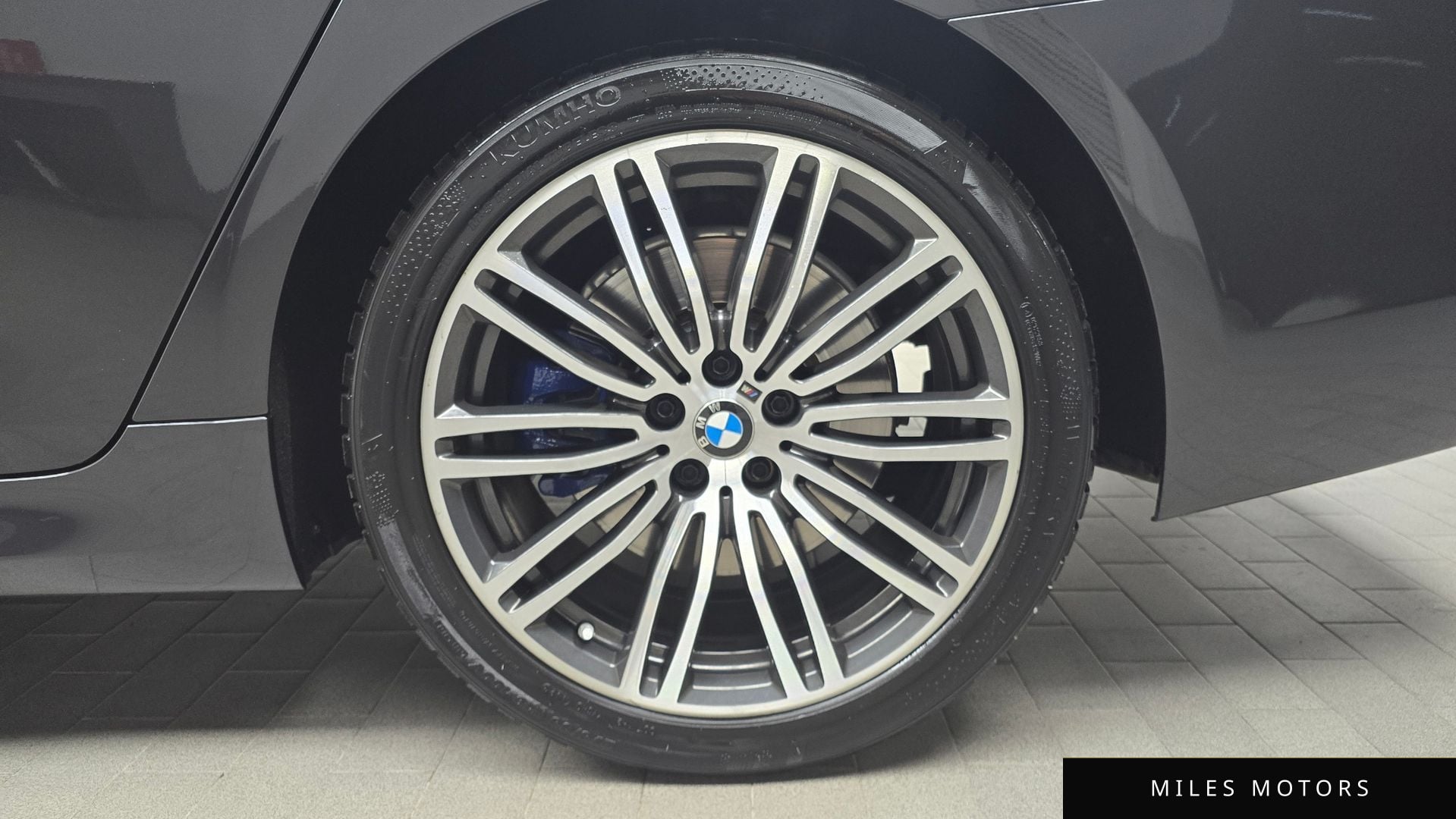 BMW 5 Series (G30) 2020 — миниатюра 7
