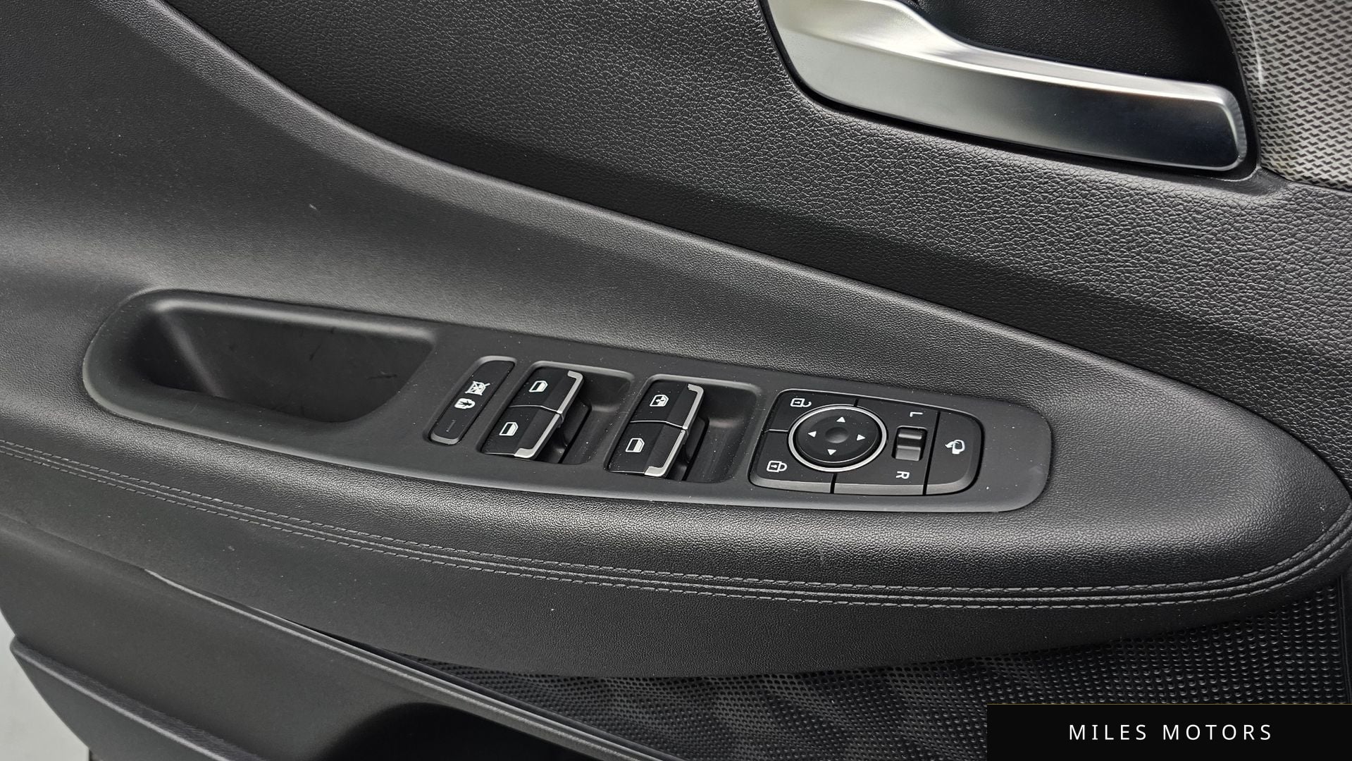Hyundai Santafe 2019 — миниатюра 27