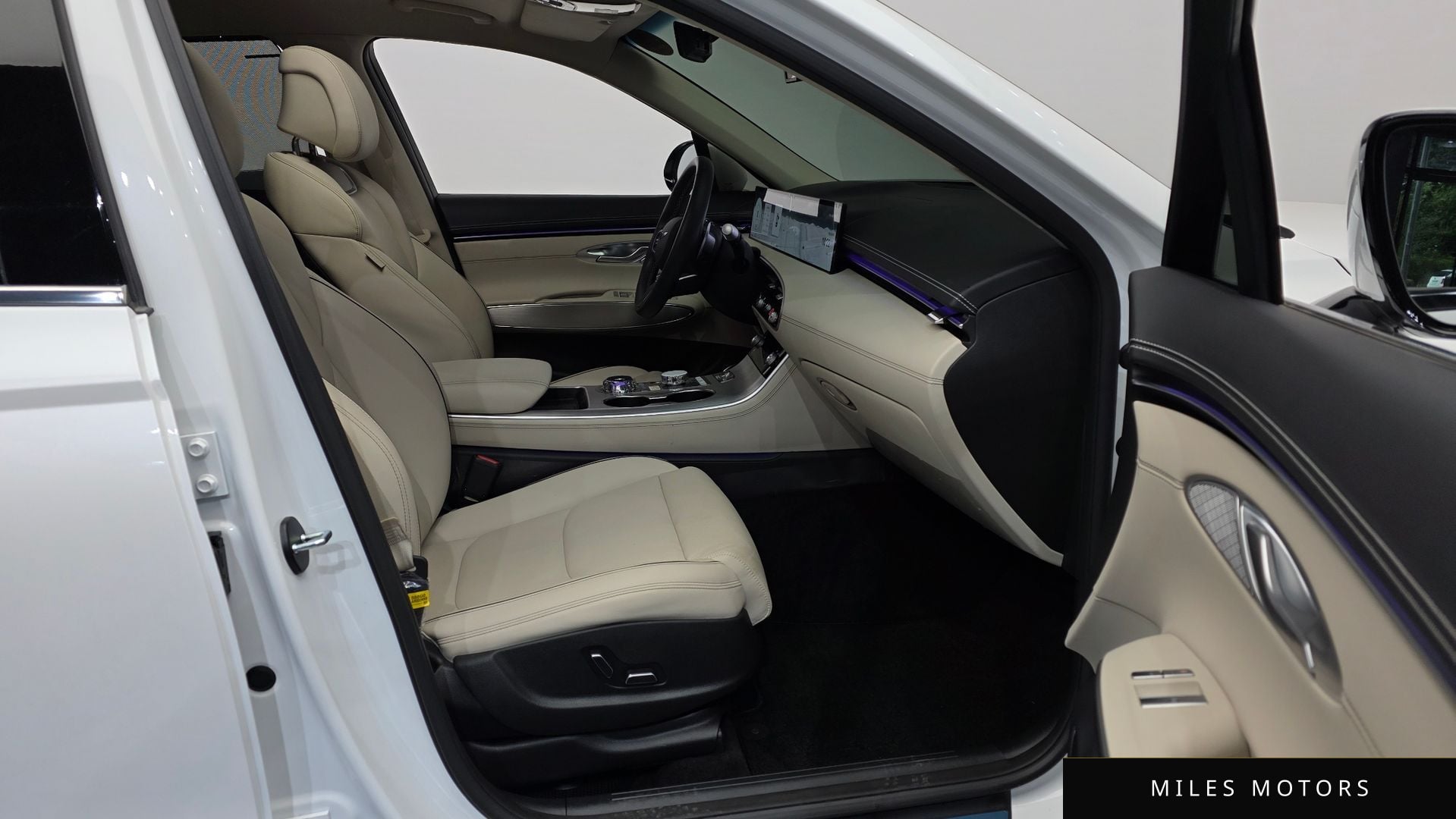 Genesis GV70 2025 — миниатюра 11