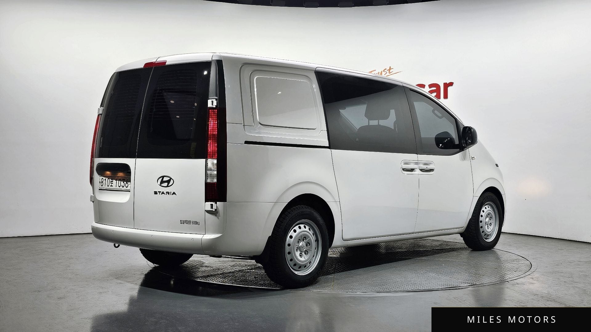 Hyundai Staria 2022 — миниатюра 2