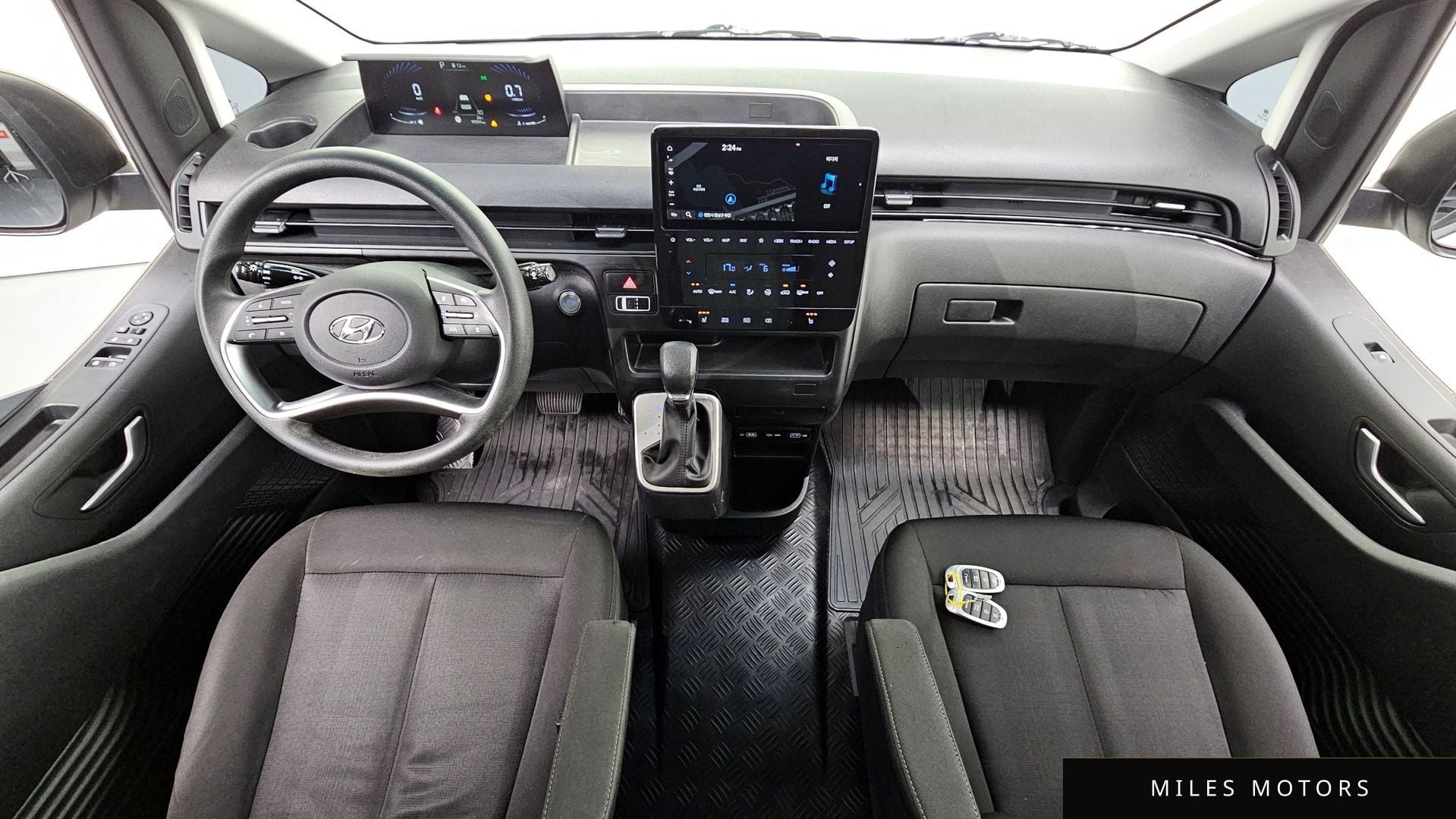 Hyundai Staria 2022 — миниатюра 10