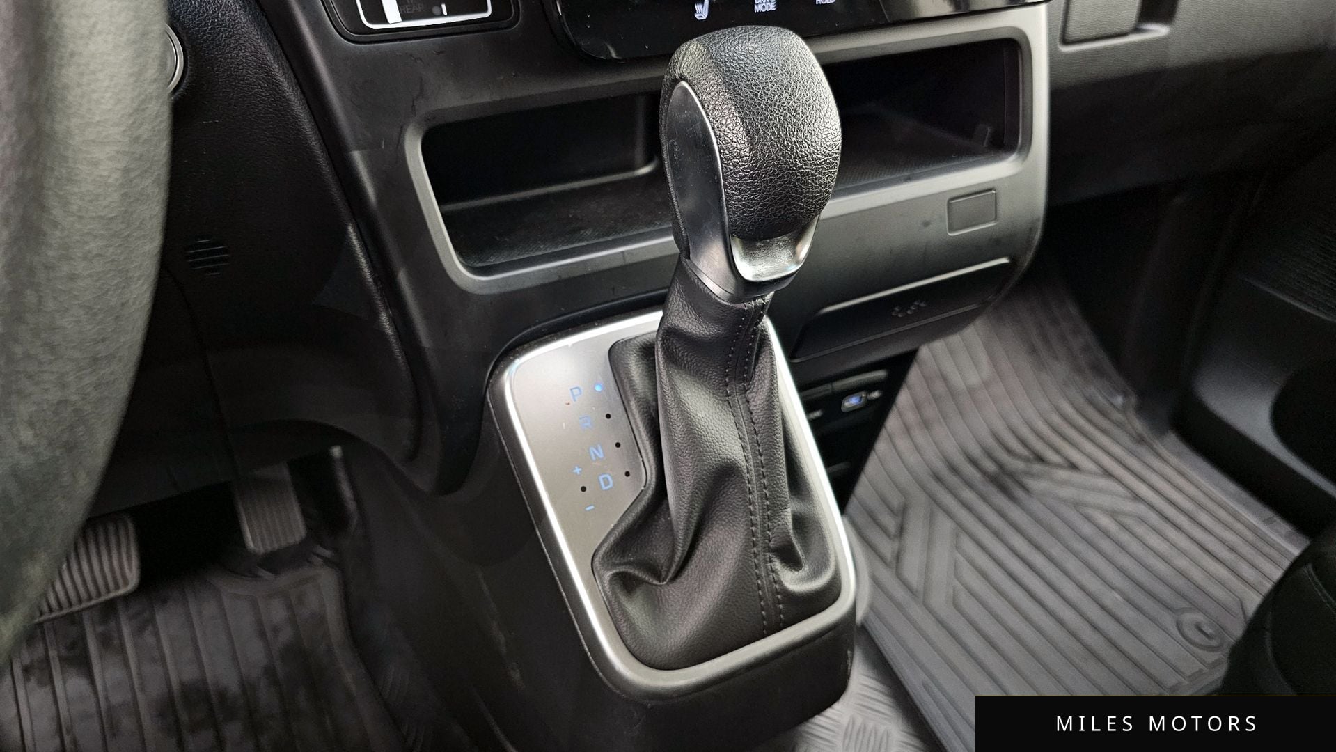 Hyundai Staria 2022 — миниатюра 12