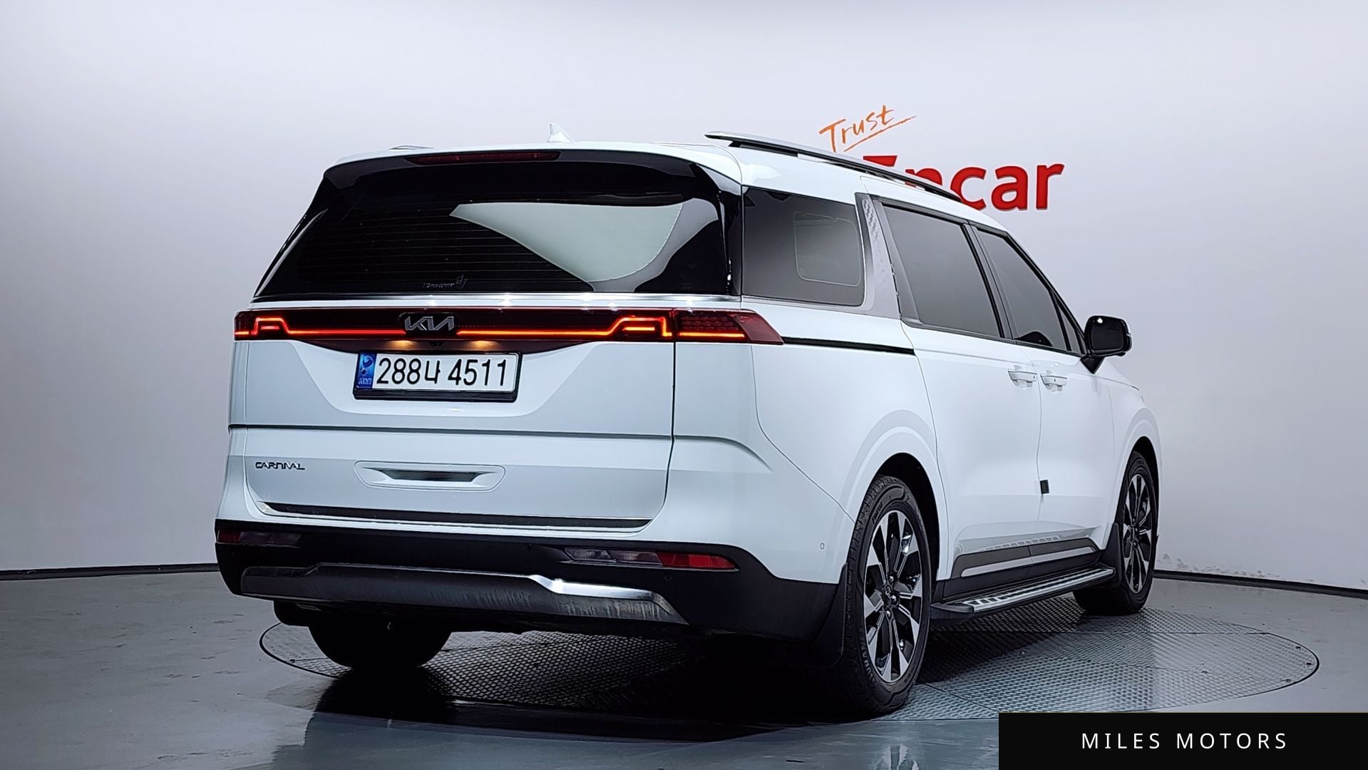 Kia Carnival 2023 — миниатюра 2