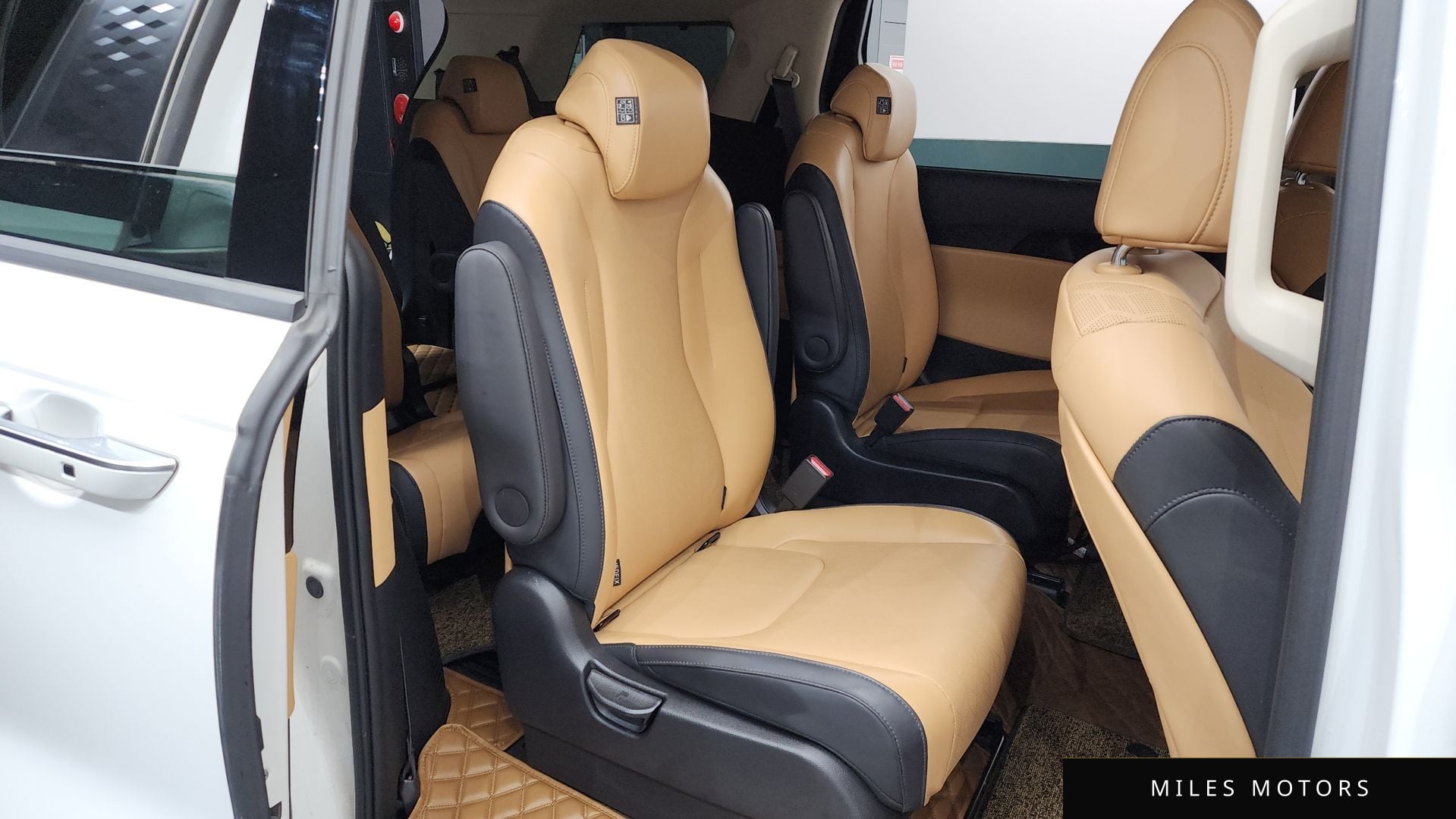 Kia Carnival 2023 — миниатюра 11