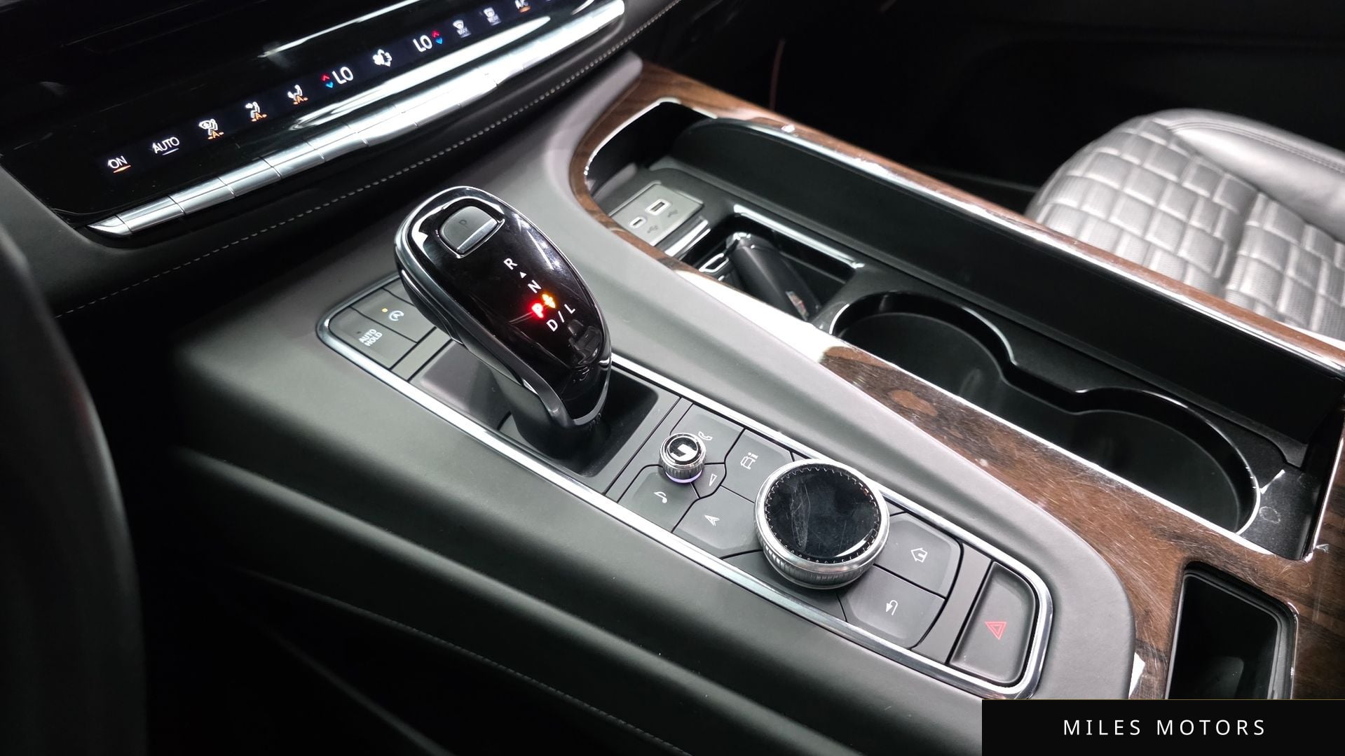 Cadillac 에스컬레이드 2022 — миниатюра 9