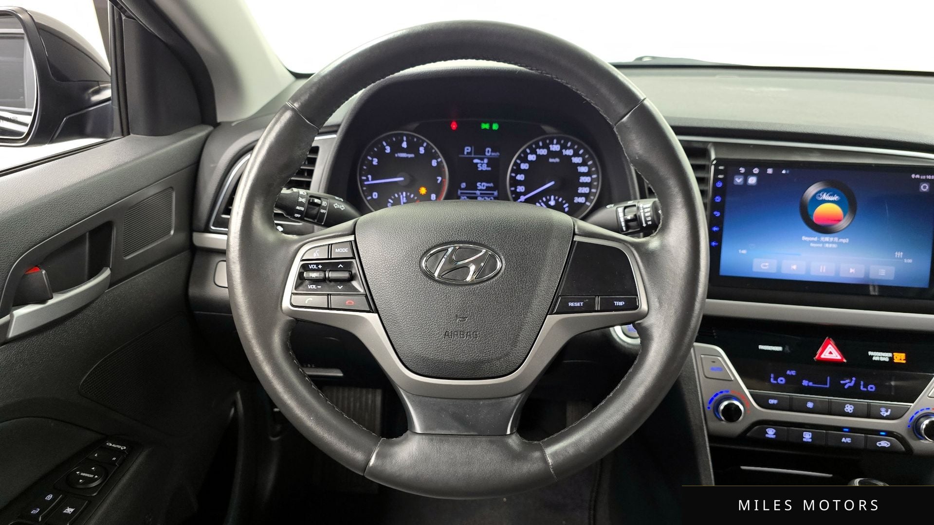 Hyundai AVANTE 2017 — миниатюра 18