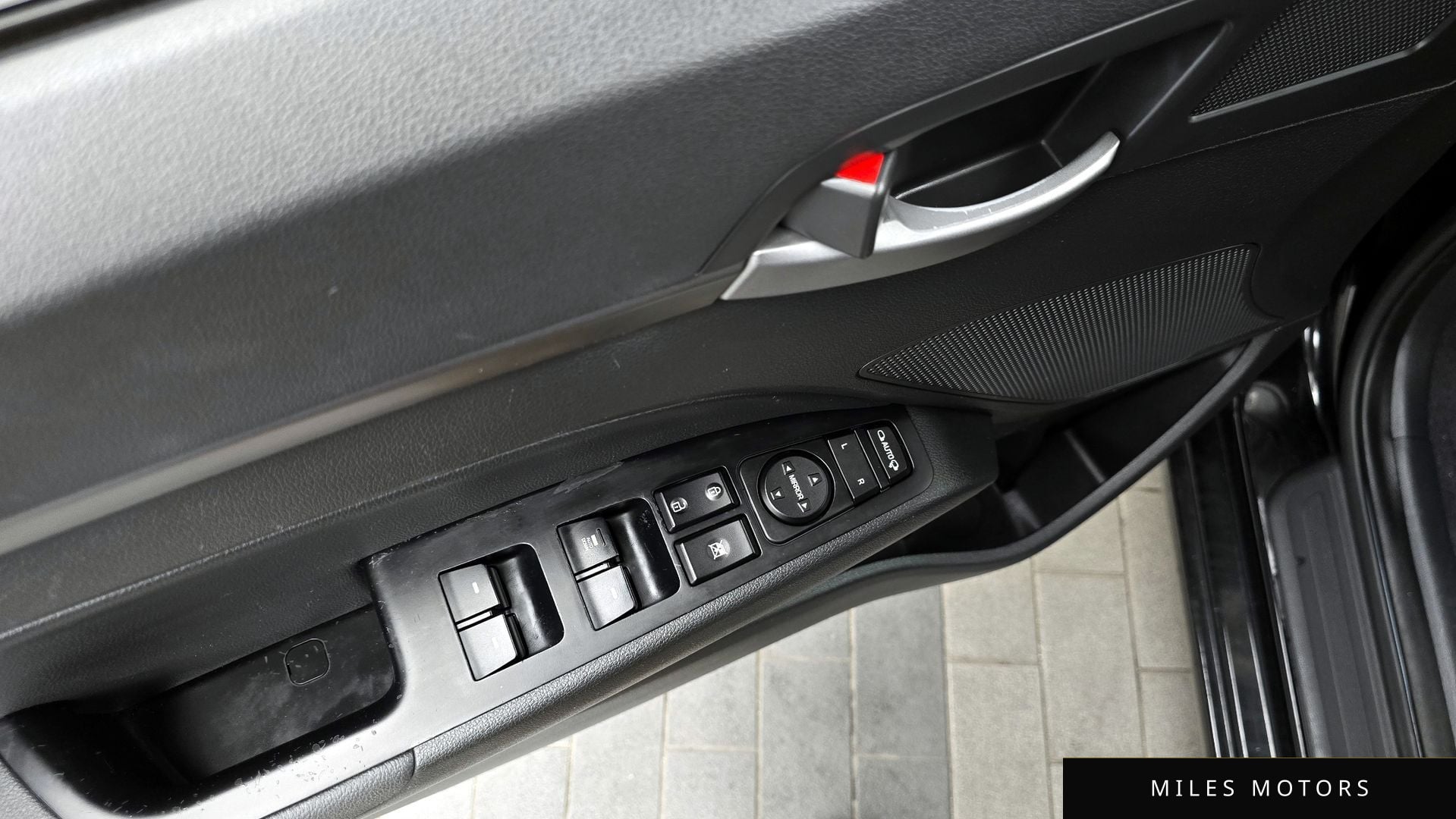 Hyundai AVANTE 2017 — миниатюра 19