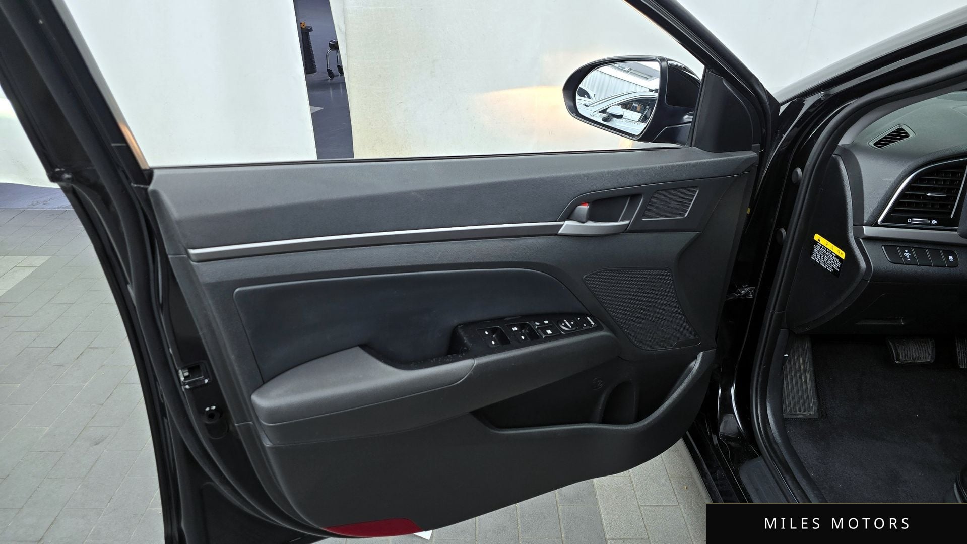 Hyundai AVANTE 2017 — миниатюра 14