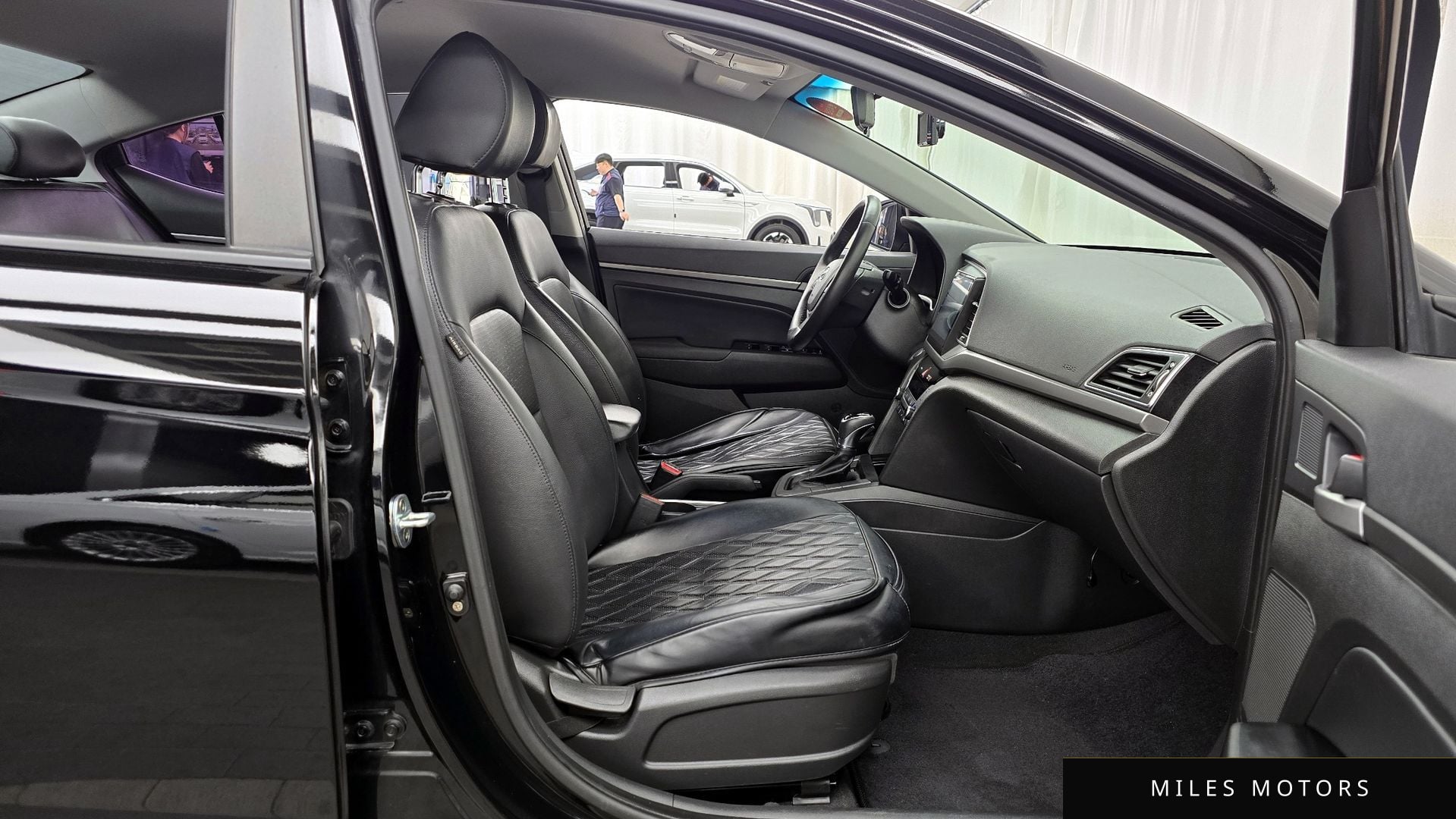 Hyundai AVANTE 2017 — миниатюра 16