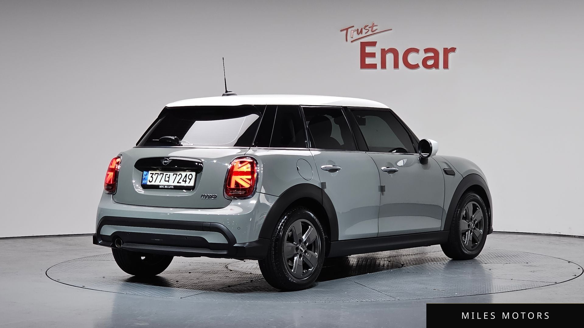 MINI Cooper 2022 — фото 1 из 12