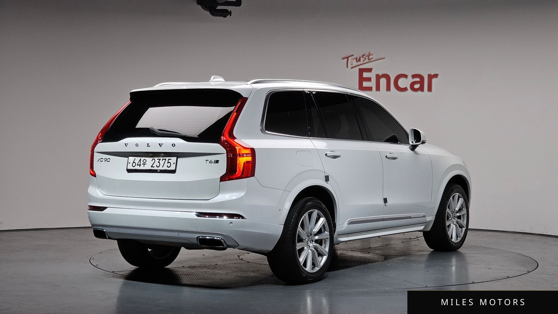 Volvo XC90 2017 — фото 1 из 12