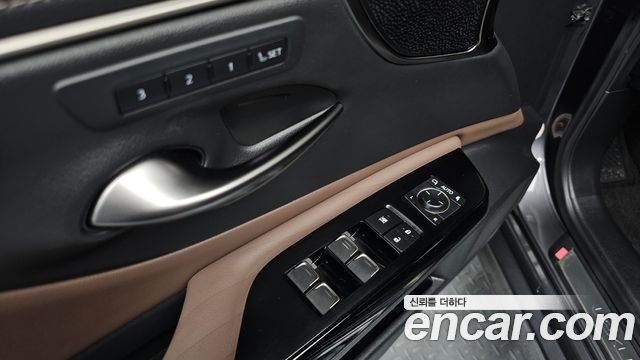 Лексус ES300h 2022 — миниатюра 36