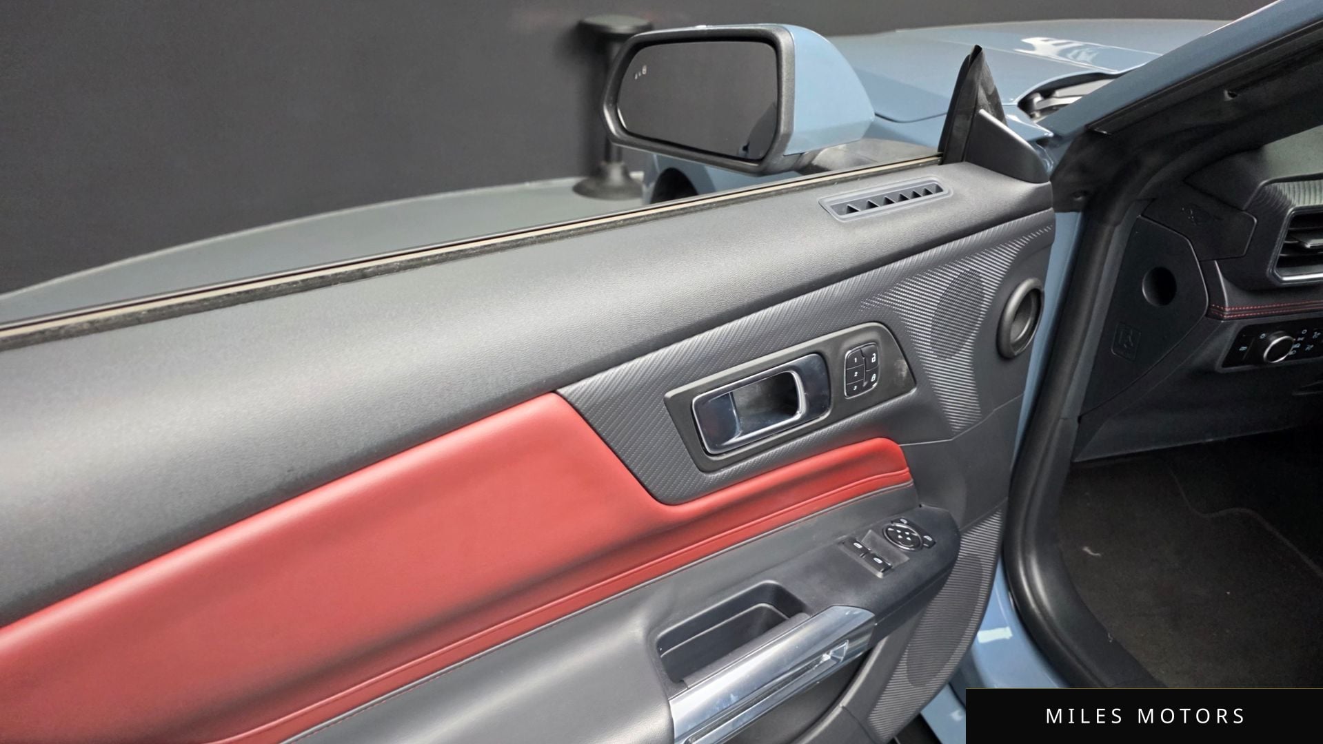 Ford 머스탱 2024 — миниатюра 16