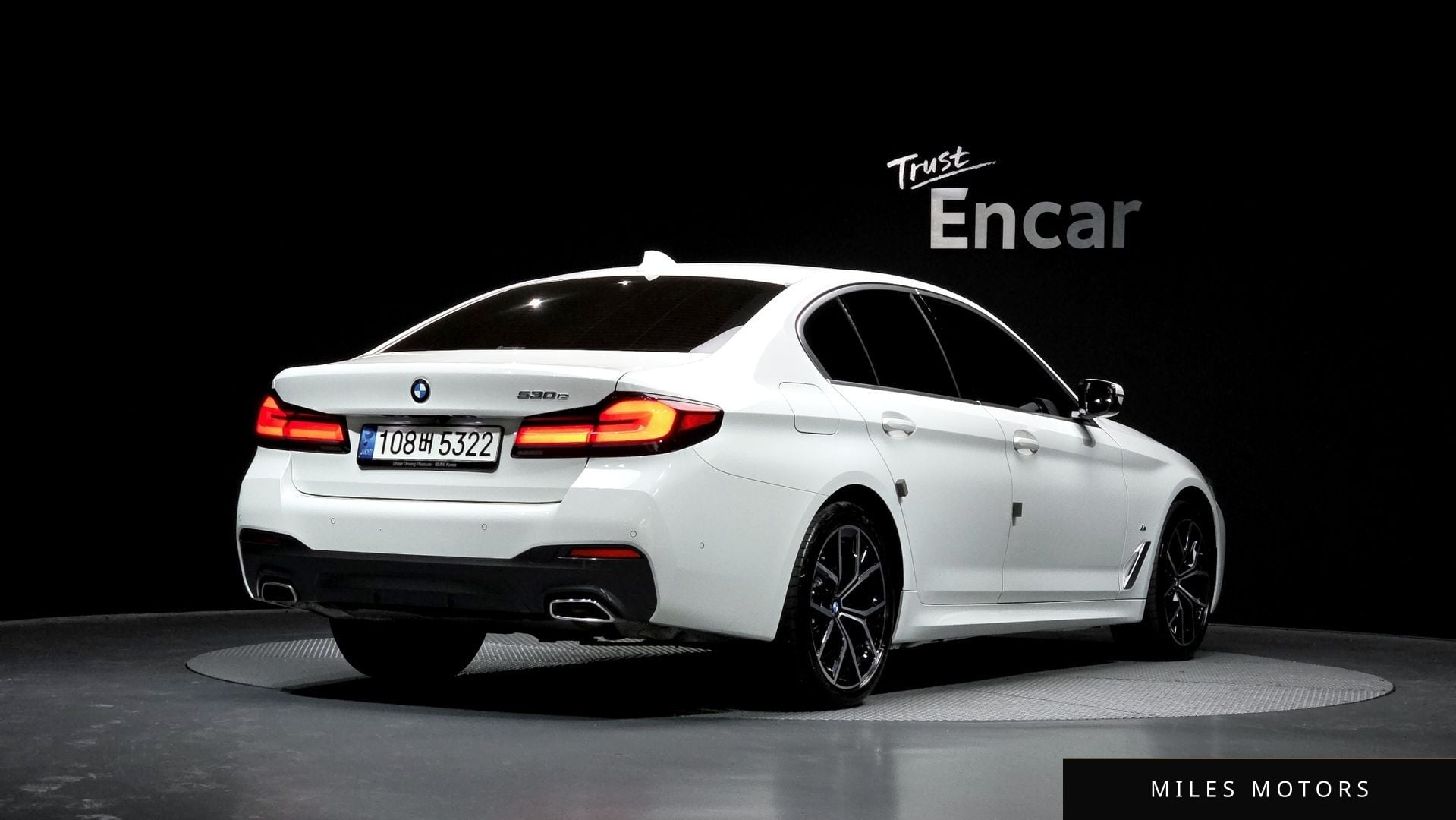 BMW 5 Series (G30) 2021 — миниатюра 2