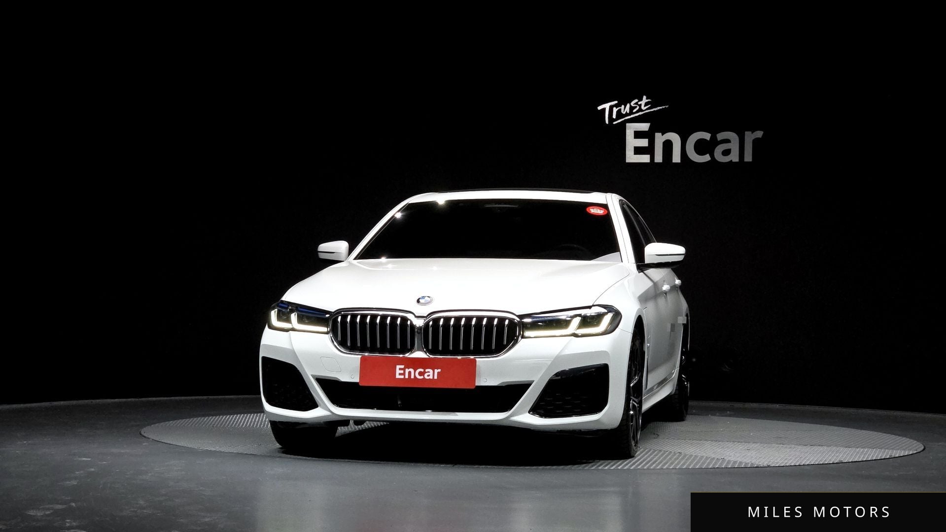 BMW 5 Series (G30) 2021 — миниатюра 3