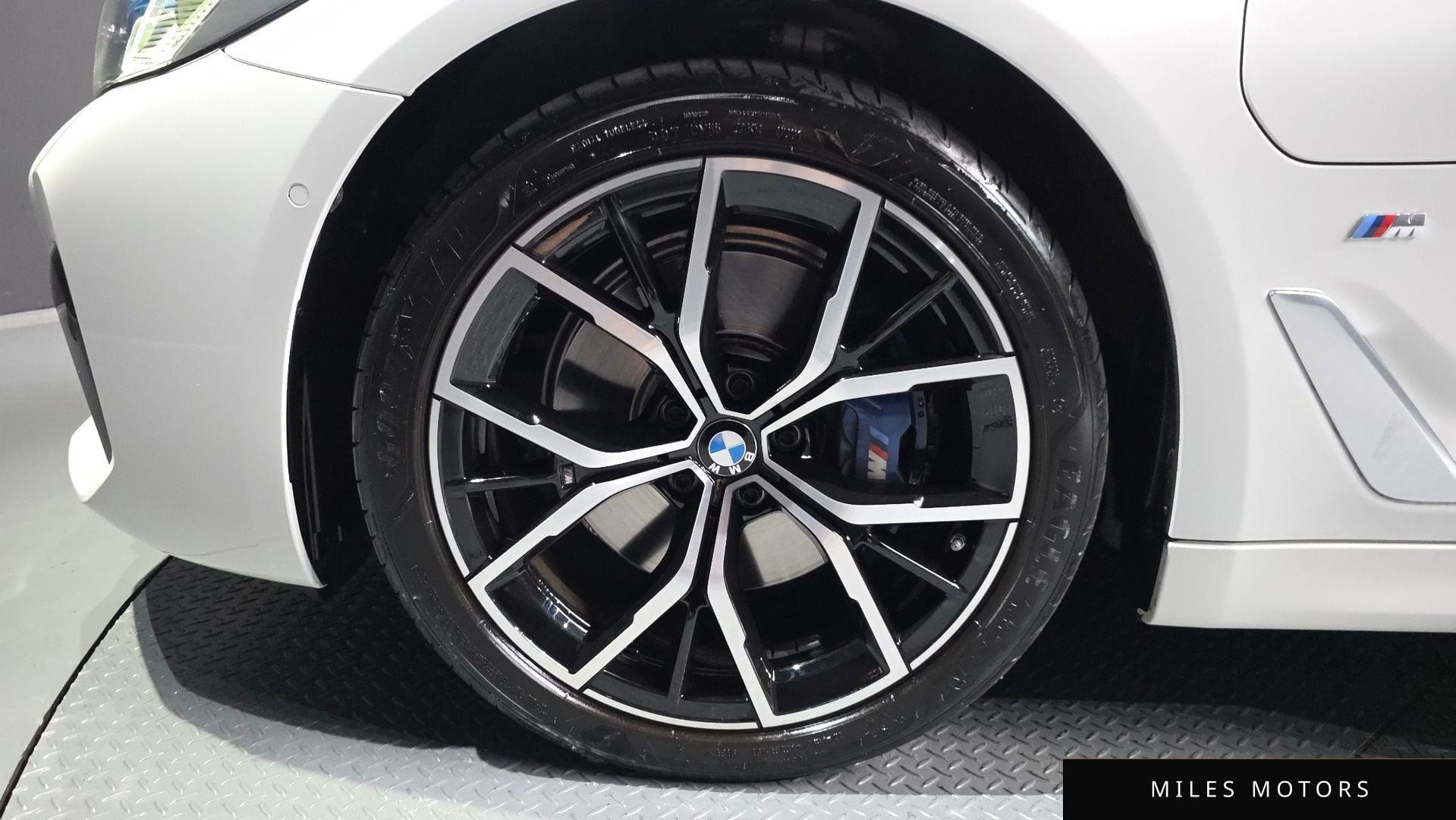 BMW 5 Series (G30) 2021 — миниатюра 5