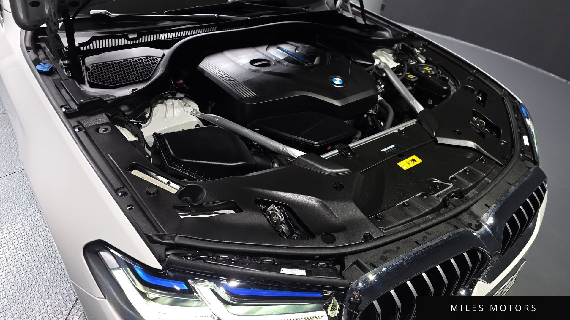 BMW 5 Series (G30) 2021 — миниатюра 6