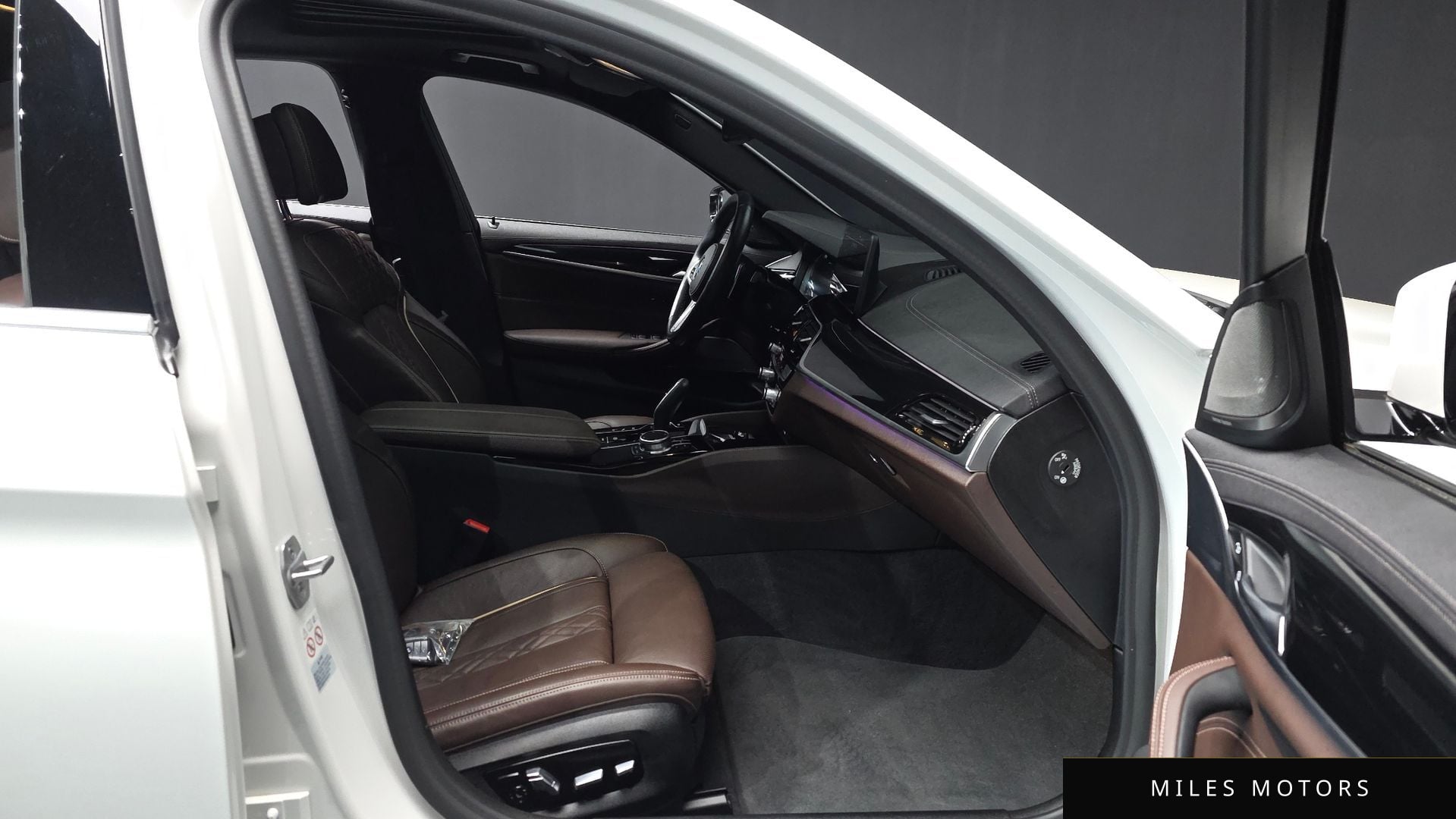 BMW 5 Series (G30) 2021 — миниатюра 17