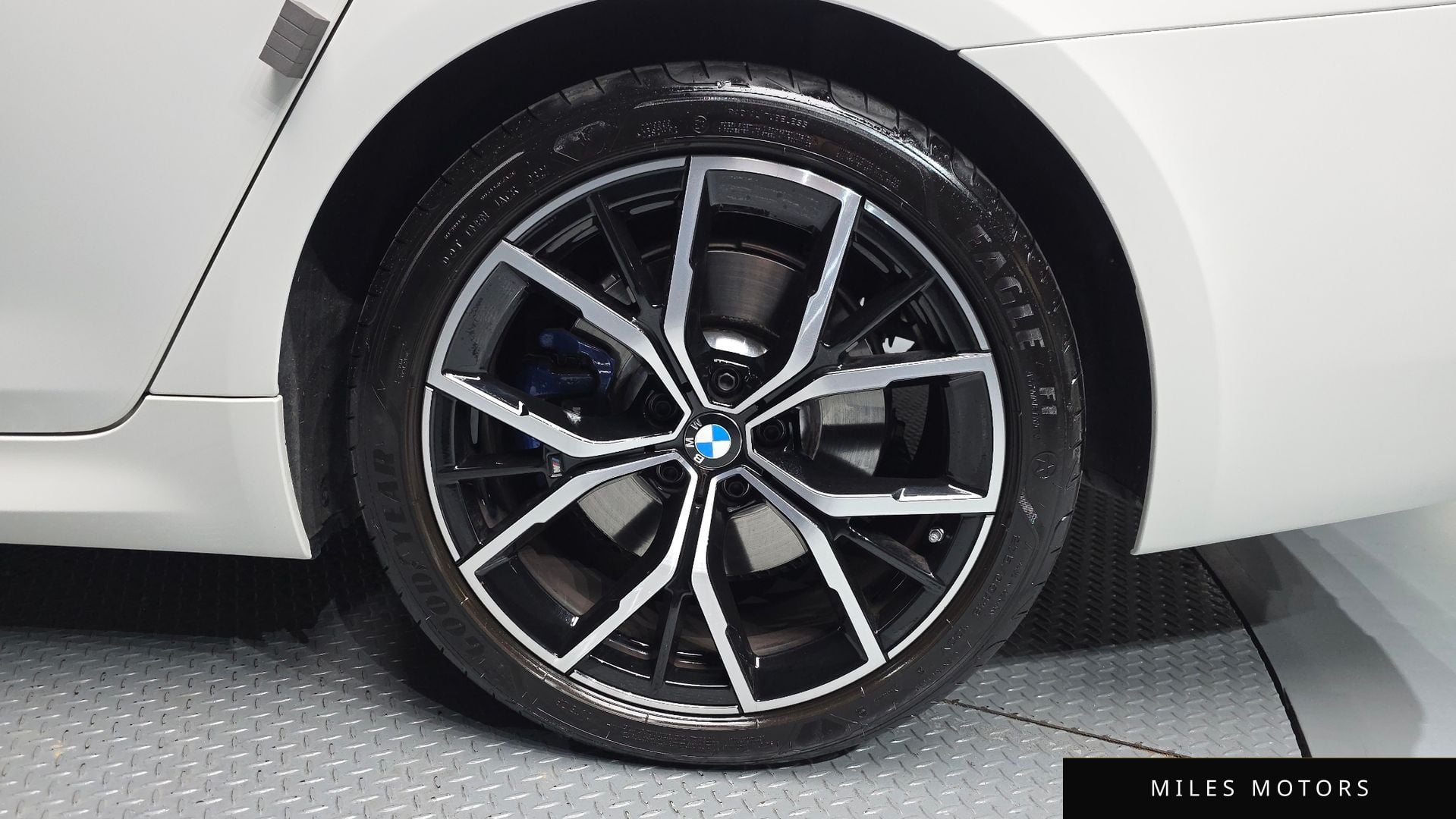 BMW 5 Series (G30) 2021 — миниатюра 7