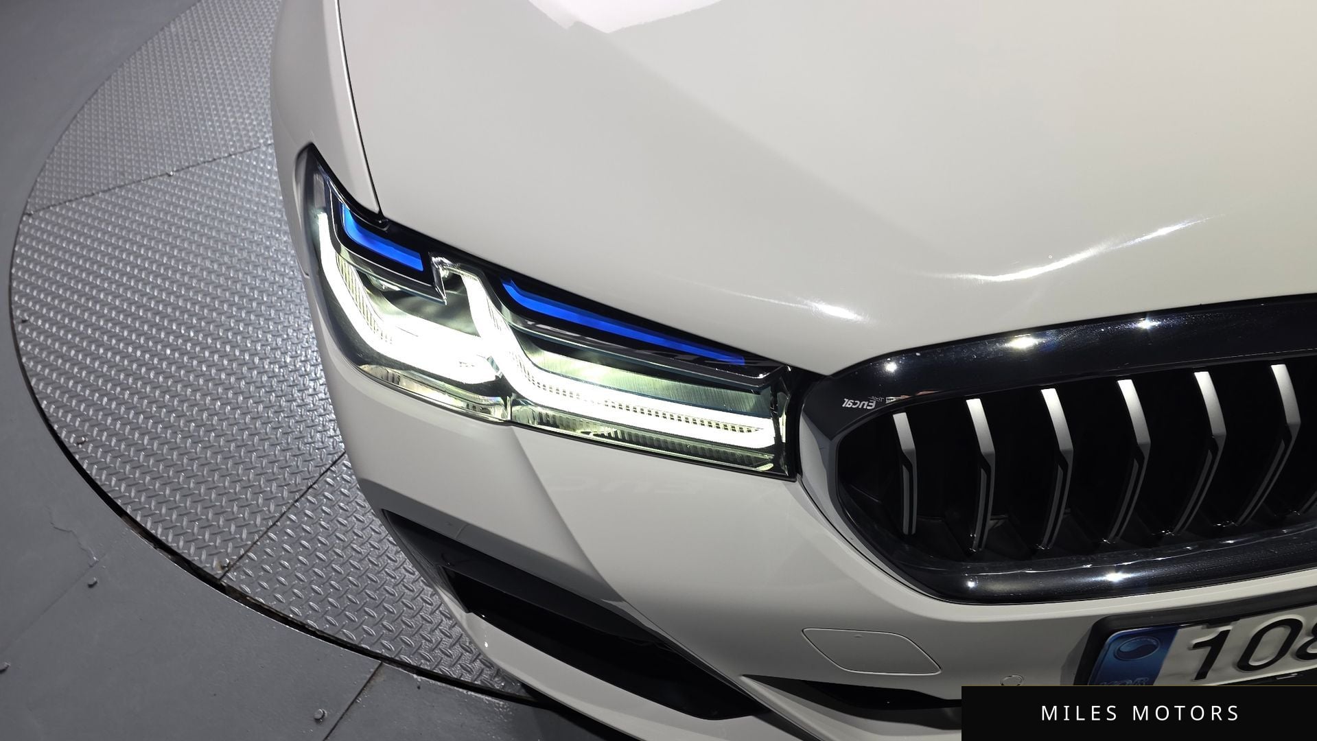 BMW 5 Series (G30) 2021 — миниатюра 8