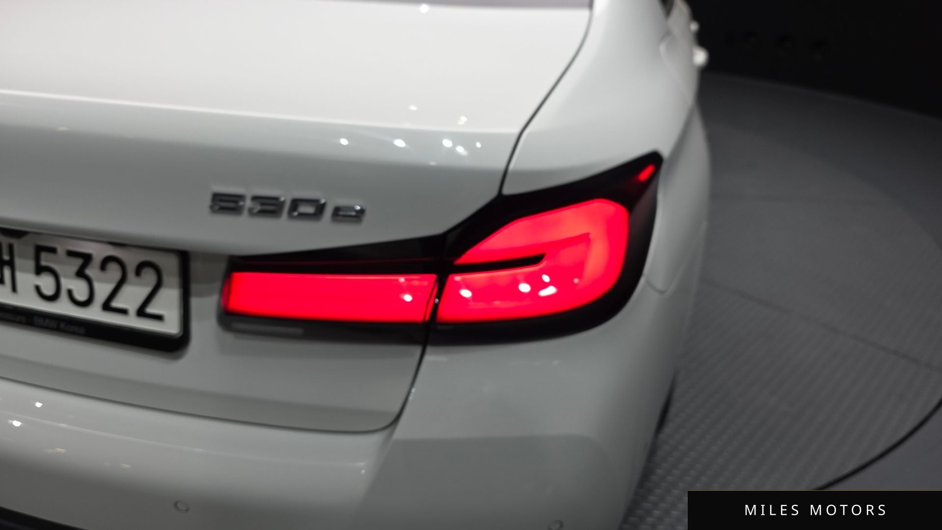 BMW 5 Series (G30) 2021 — миниатюра 9