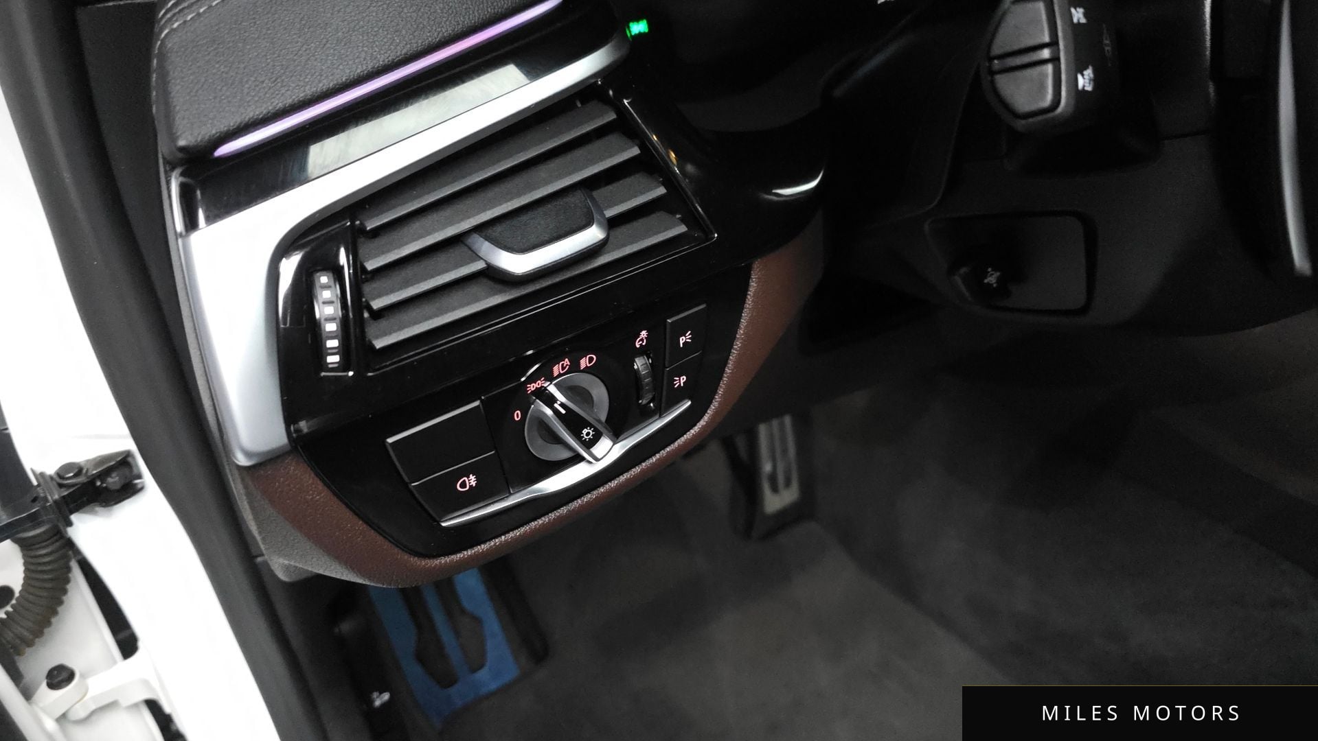 BMW 5 Series (G30) 2021 — миниатюра 27