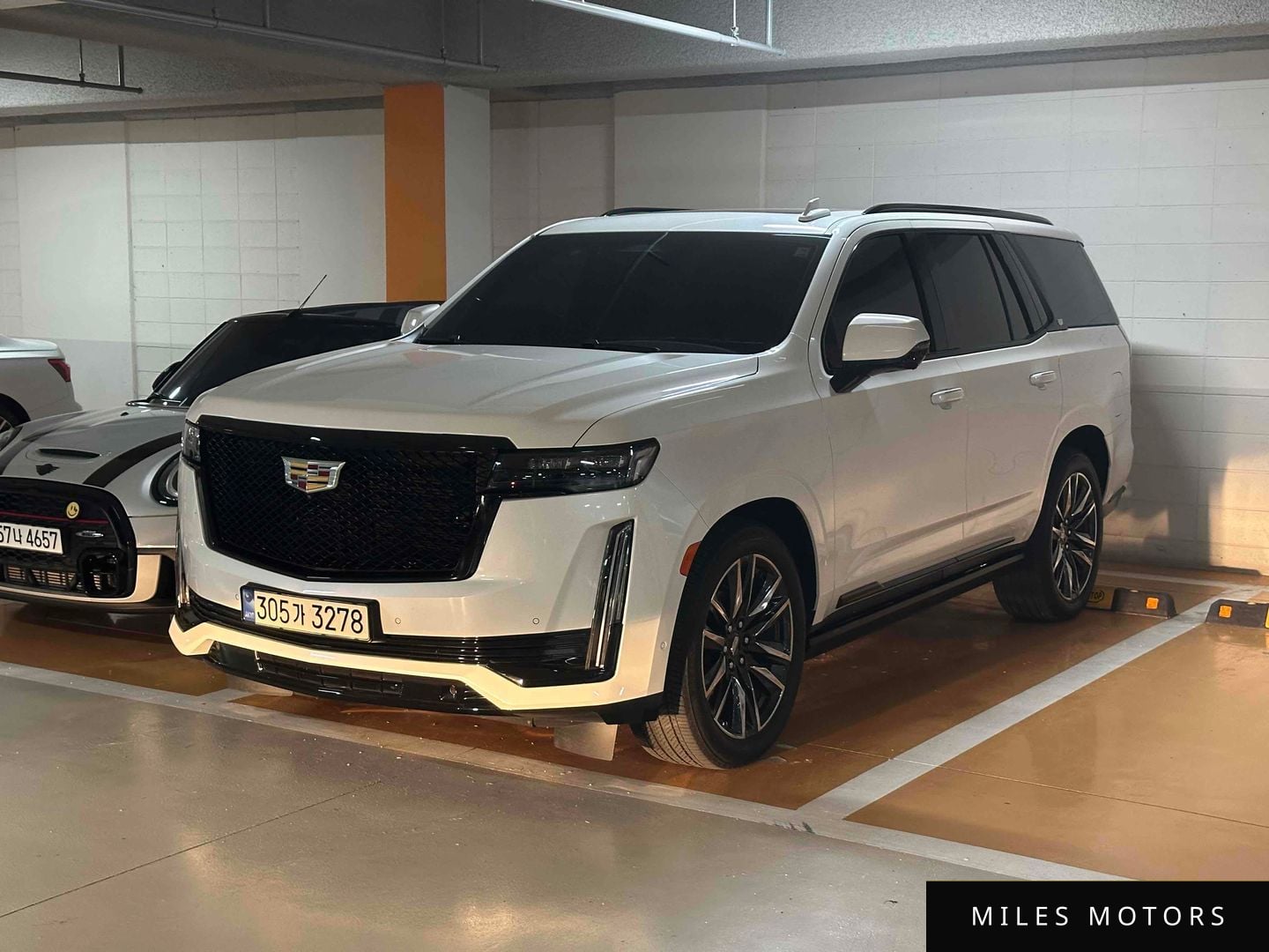 Cadillac Escalade 2023 — миниатюра 2